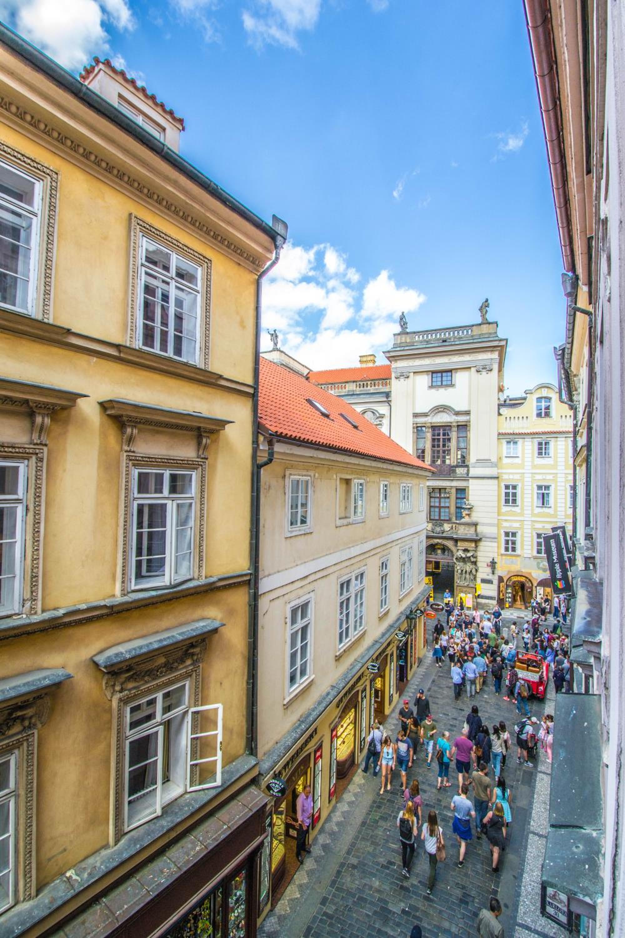 Unique Apartments 250m from the Charles Bridge