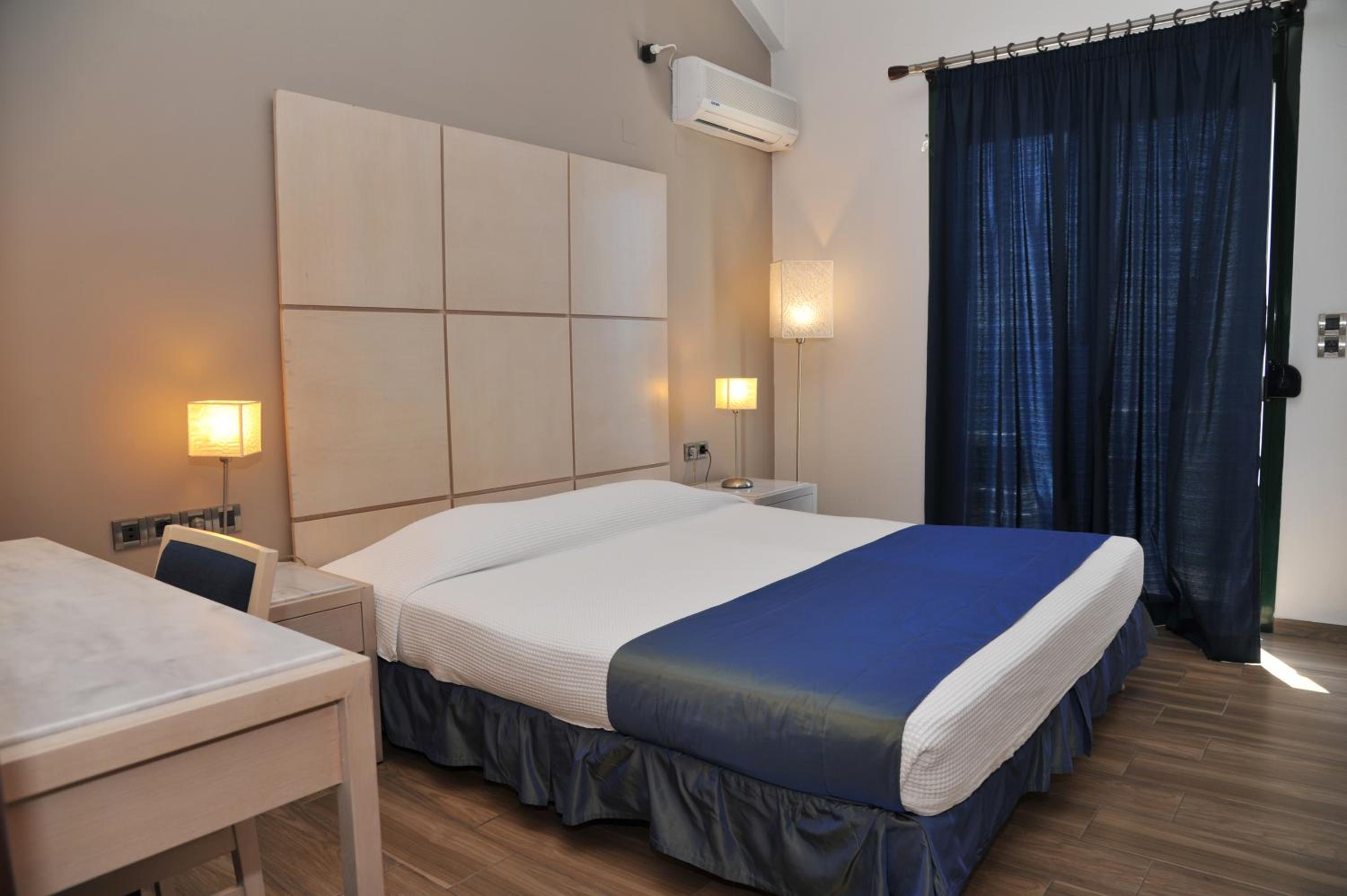 Loutraki Vacations - Plaza Hotel - Property Image 2