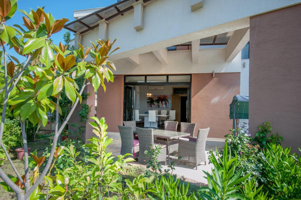Luxury House on Buzhaka view 4
