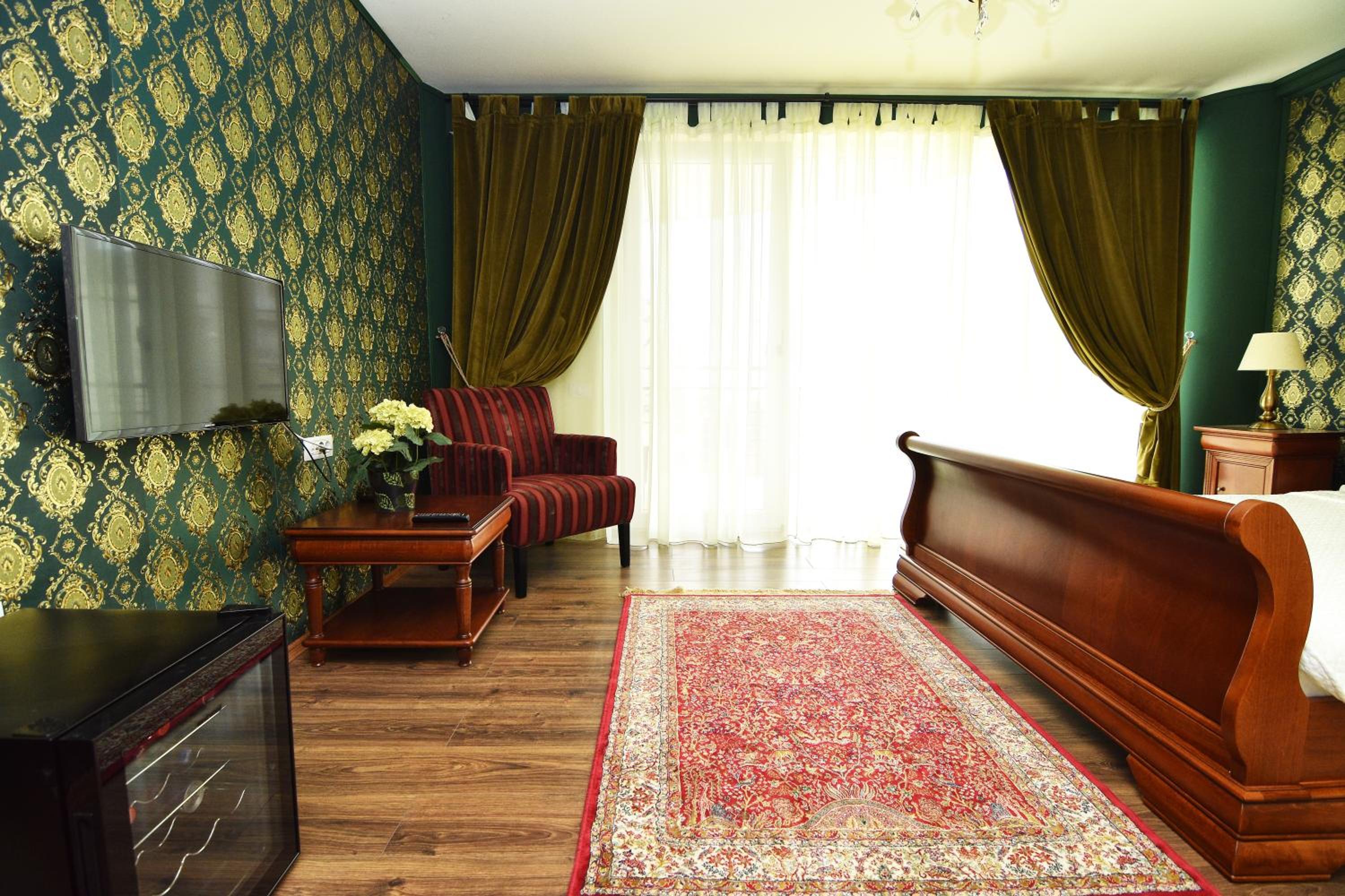 Boutique Vila White Duchess