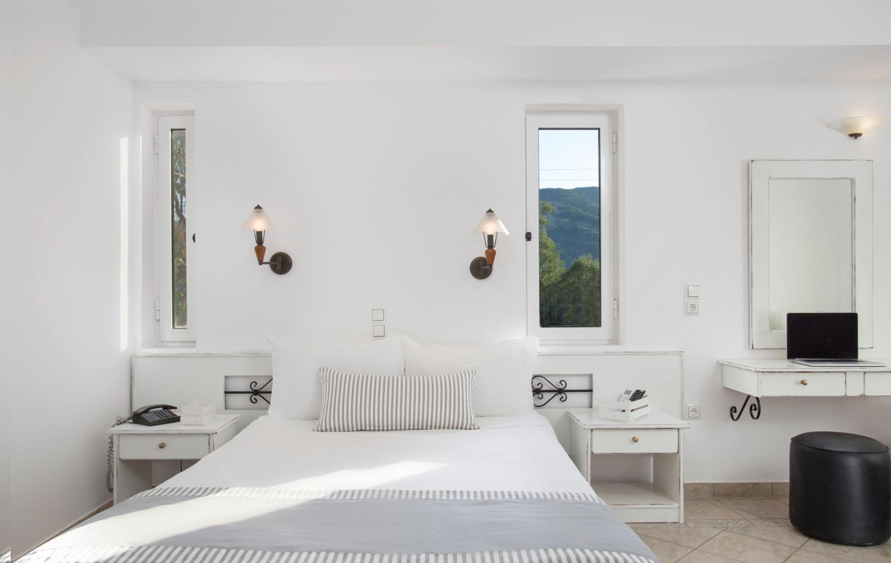 Iris Beach Hotel