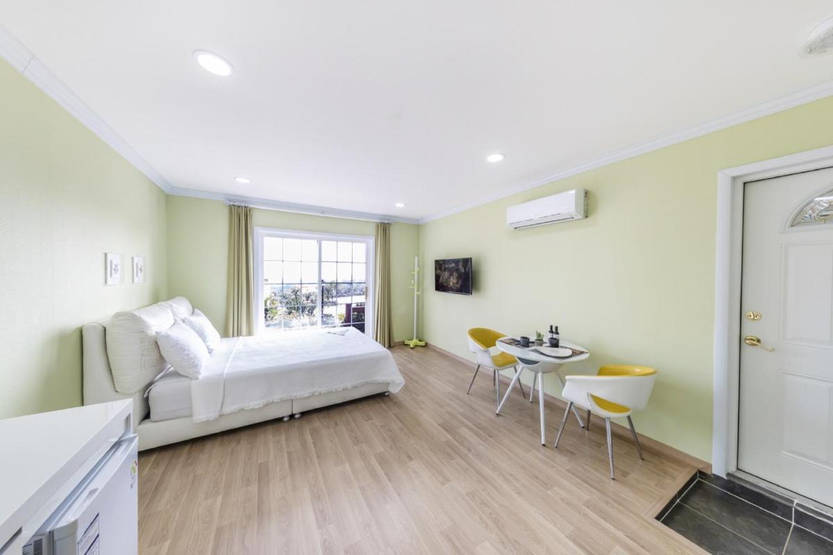 Jubilee Chalet
