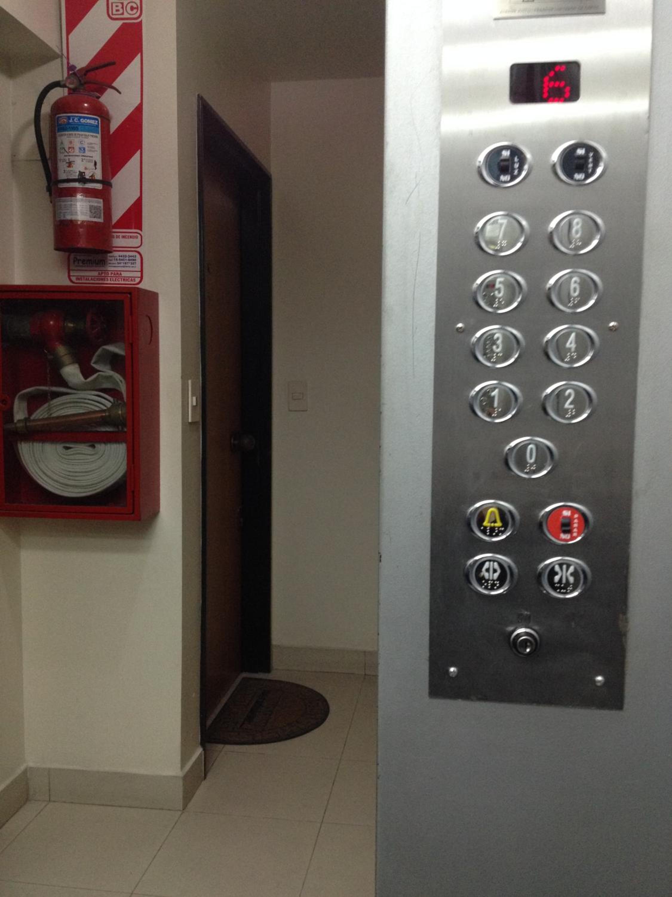 Apartamento Bulnes y Calle Corrientes
