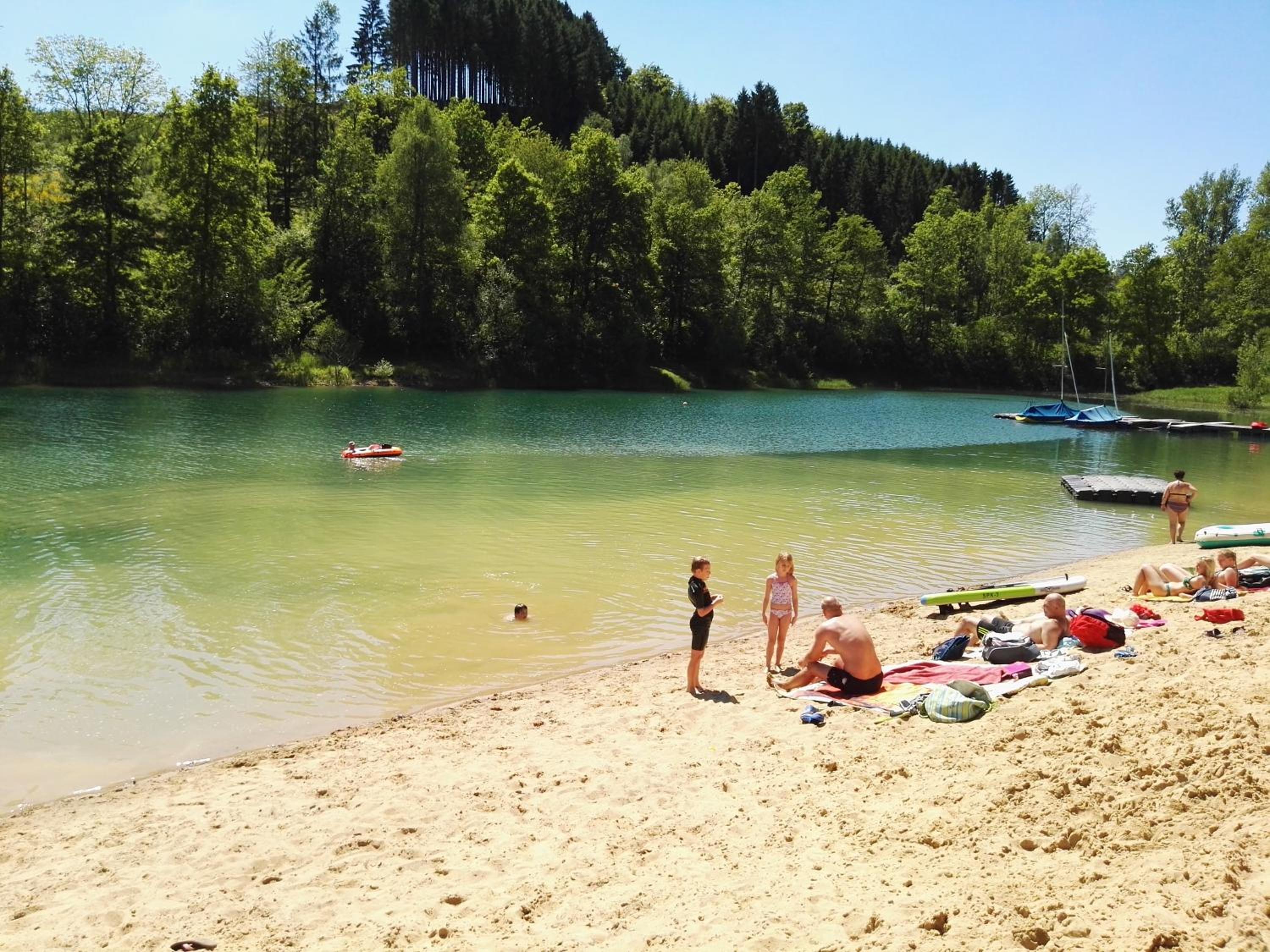 5 Ferienwohnungen nähe Badesee mit Bergblick