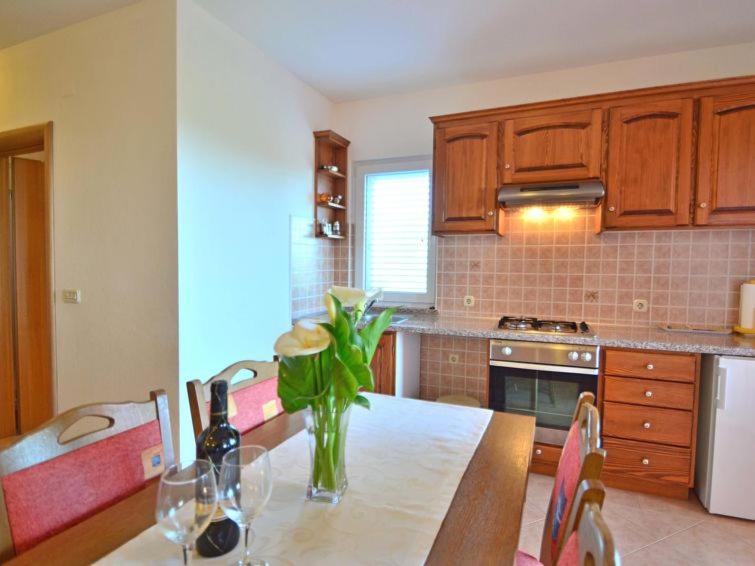 Apartments Milin view 2