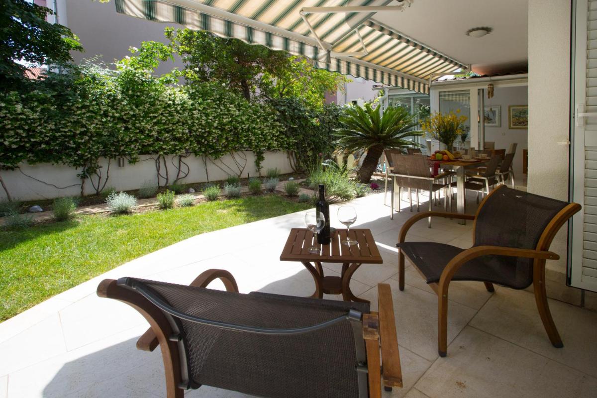 Deluxe apartment Lea with large garden view 4