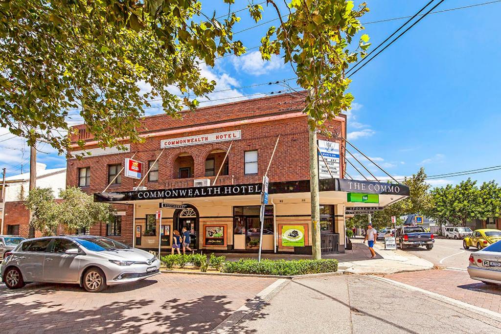 Hotel Commonwealth Hotel - Image 1