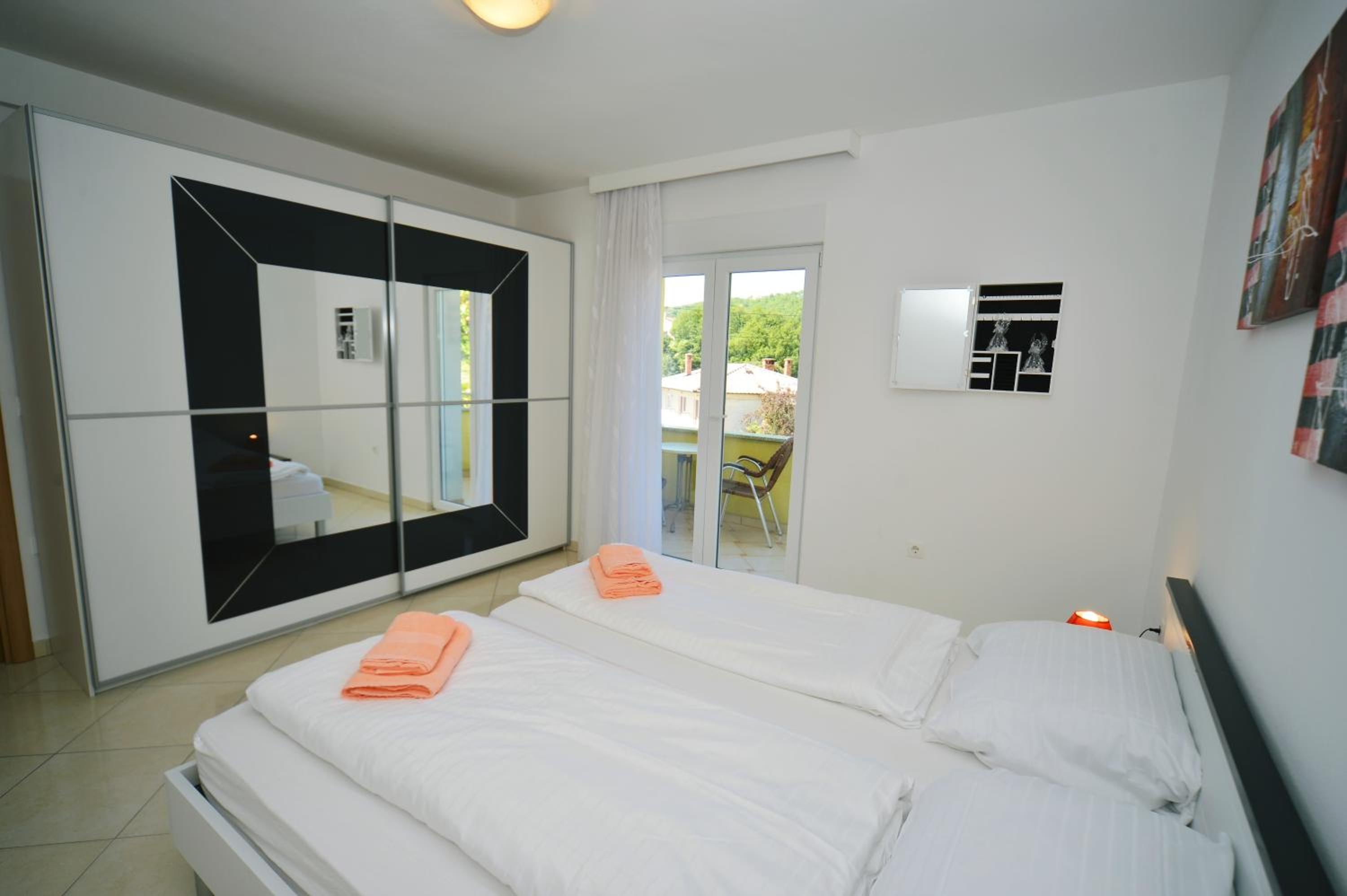 Apartments Mrkonja