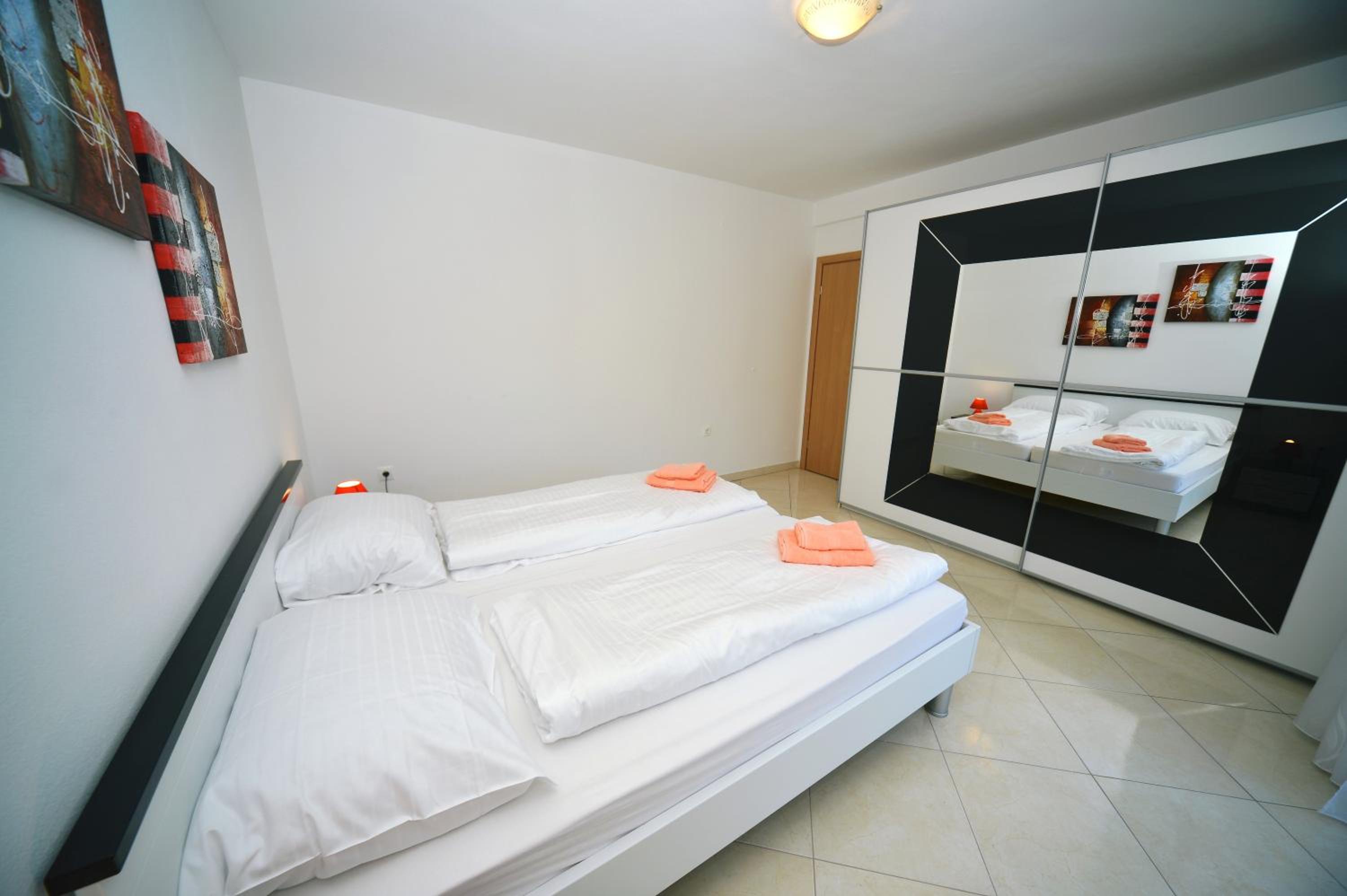 Apartments Mrkonja