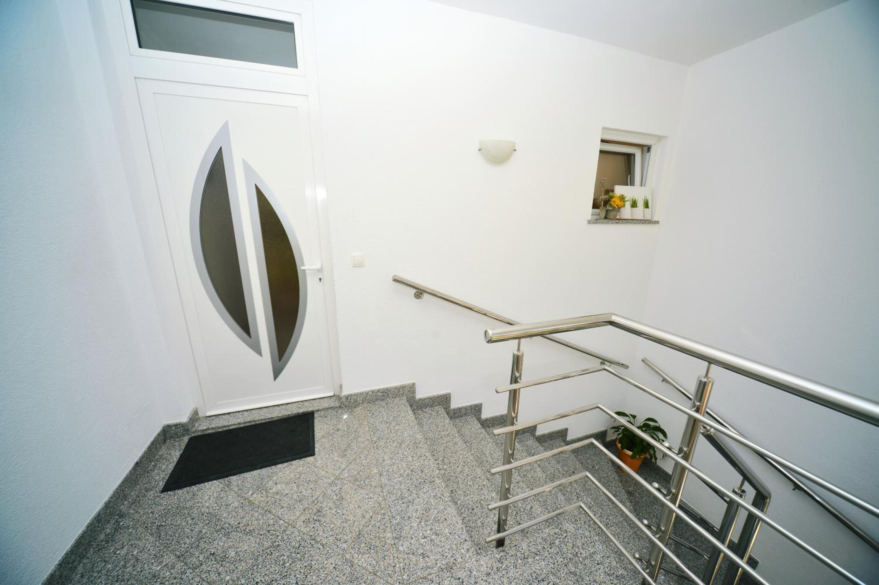 Apartments Mrkonja