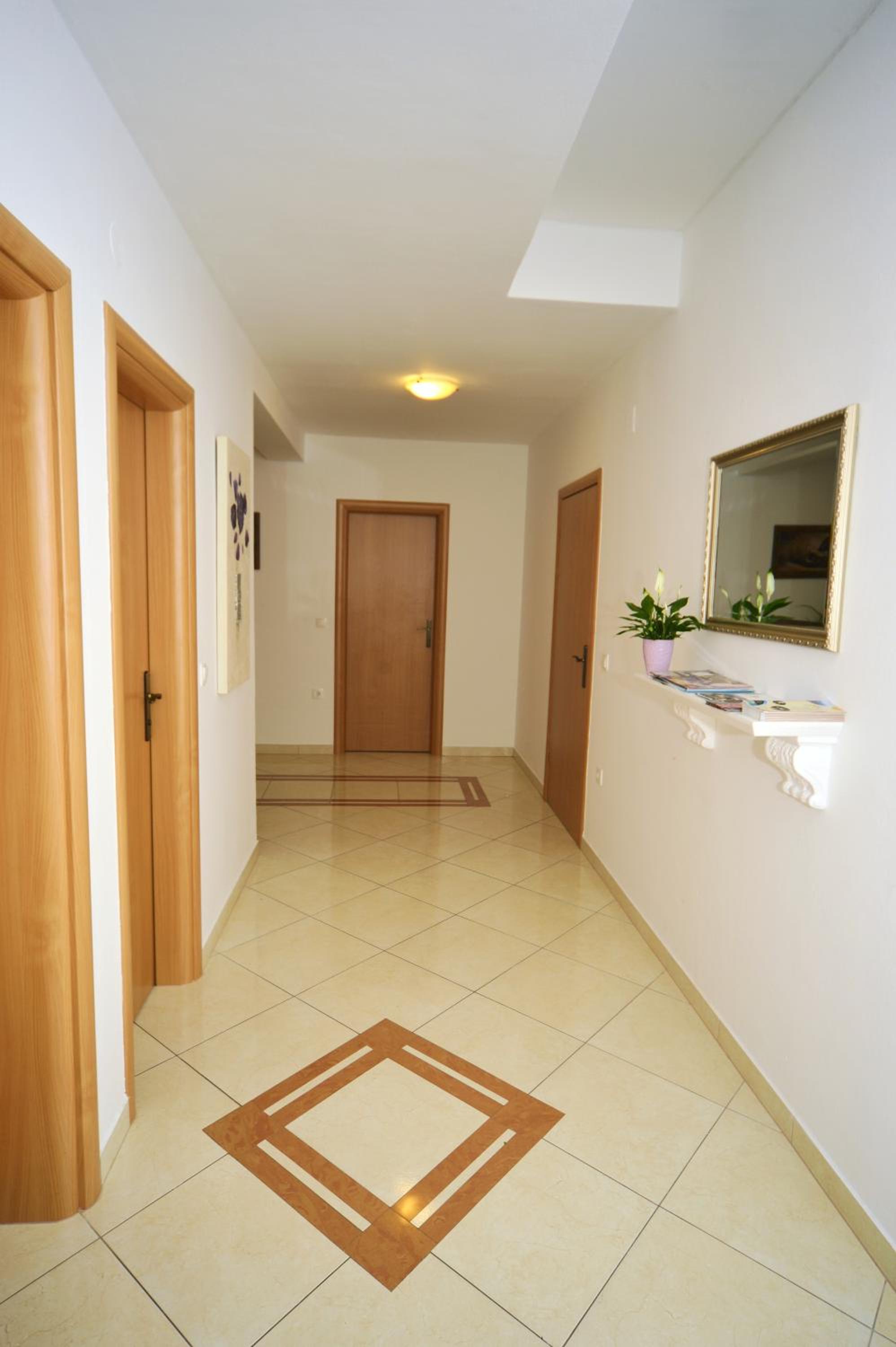 Apartments Mrkonja