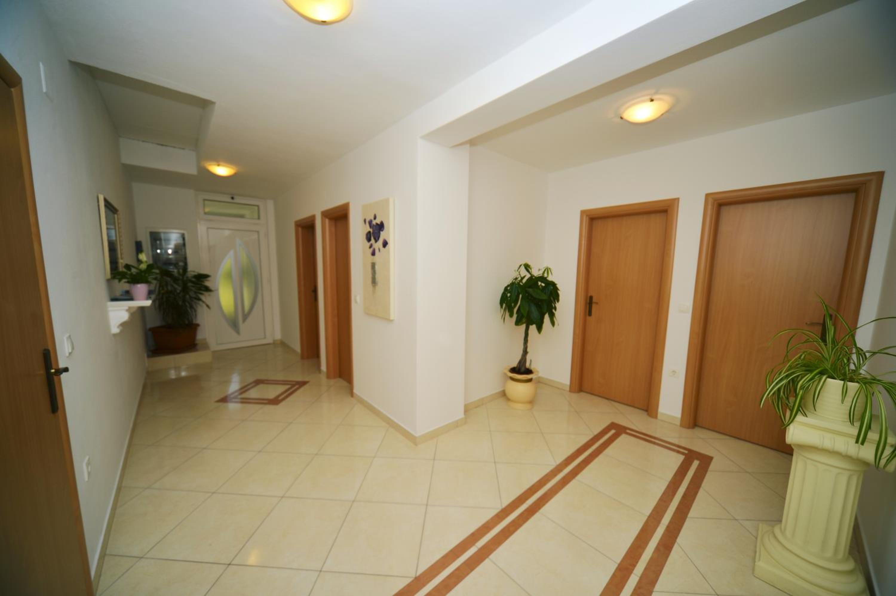 Apartments Mrkonja