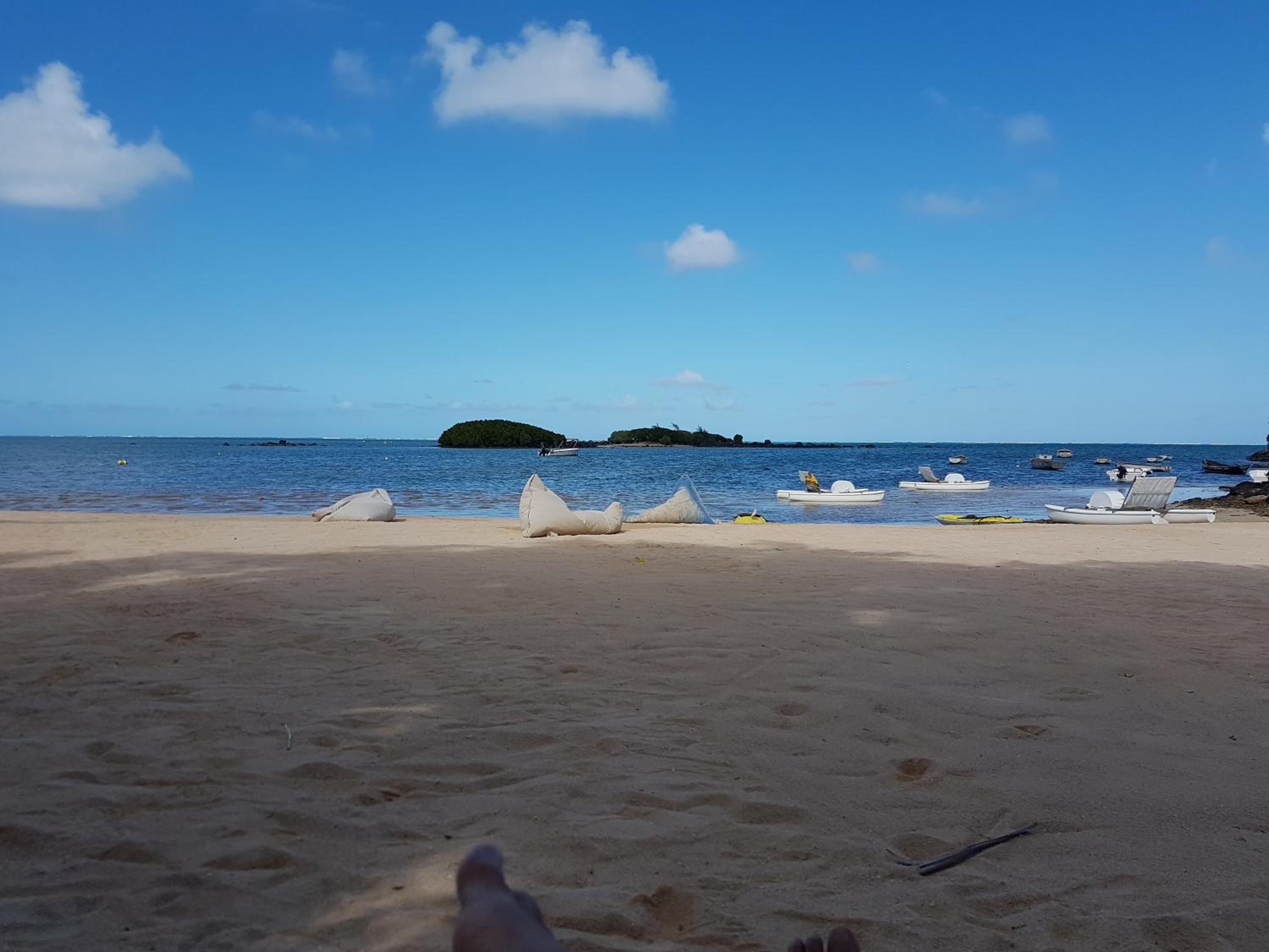 Hotel Azuri Apartment with Beach, Pools, Gym, Golf, Shops, Restaurants, Spa, Boat activities, Tennis &Paddle court, kids corner - Image 1