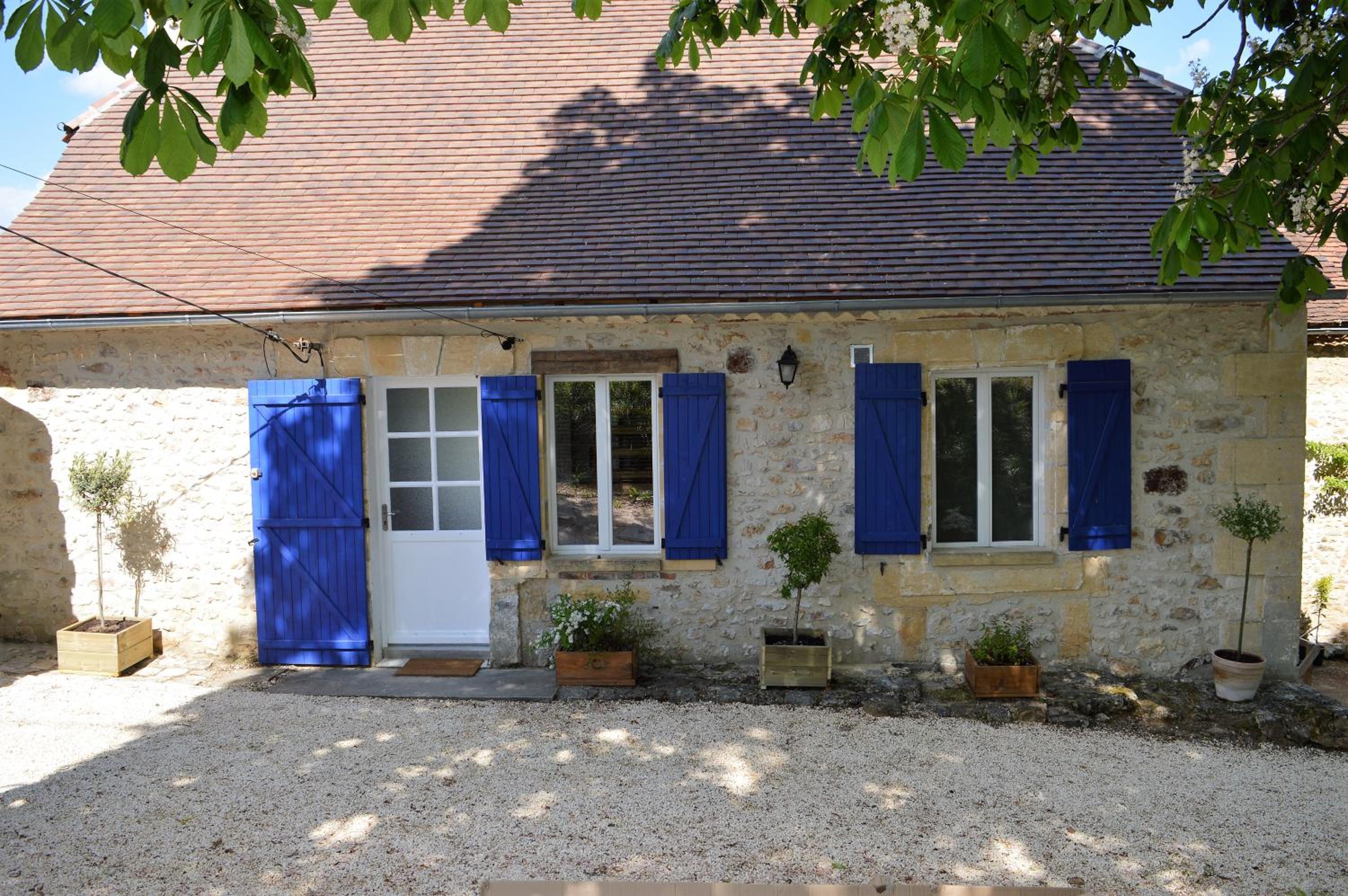 Aux Volets Bleus Chez Mark & Sylvie view 5