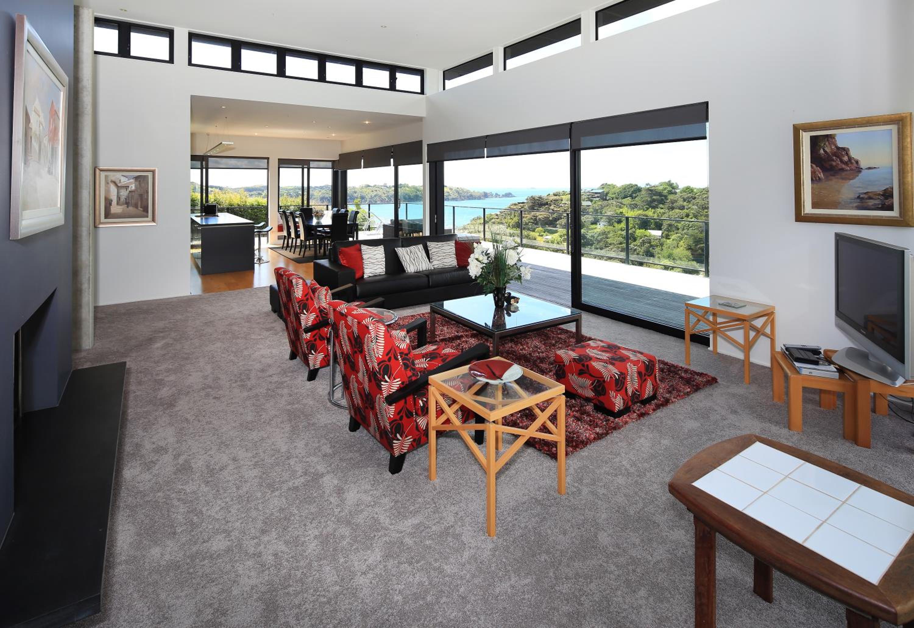 Blackwood Retreat - Stay Waiheke view 3