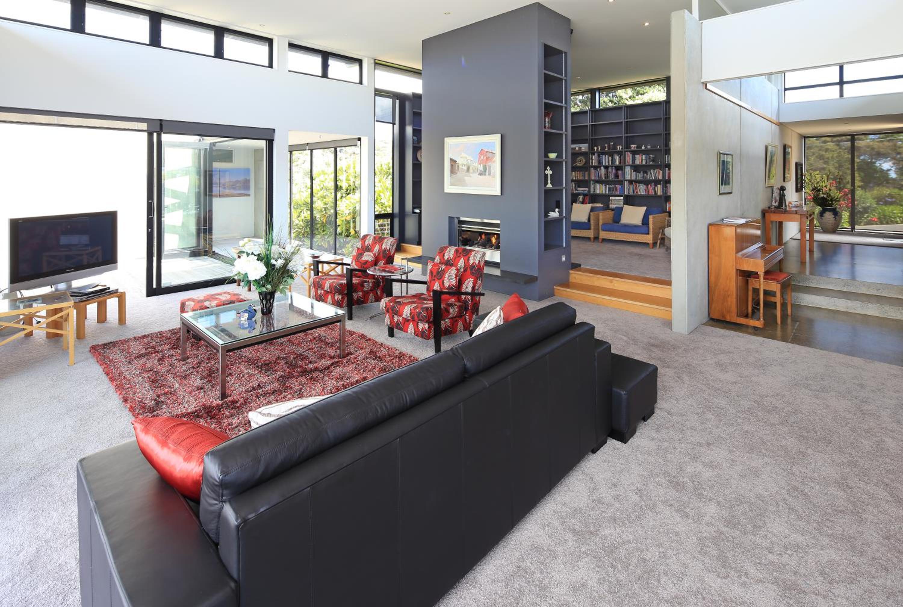 Blackwood Retreat - Stay Waiheke view 4