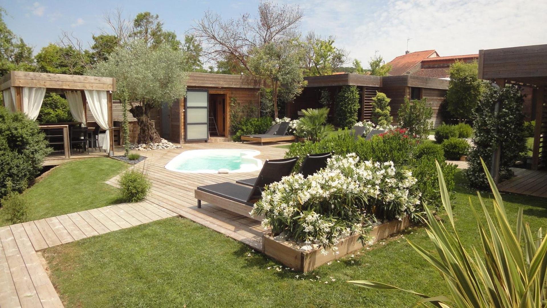 Timazen Lodges Agen Sud view 3