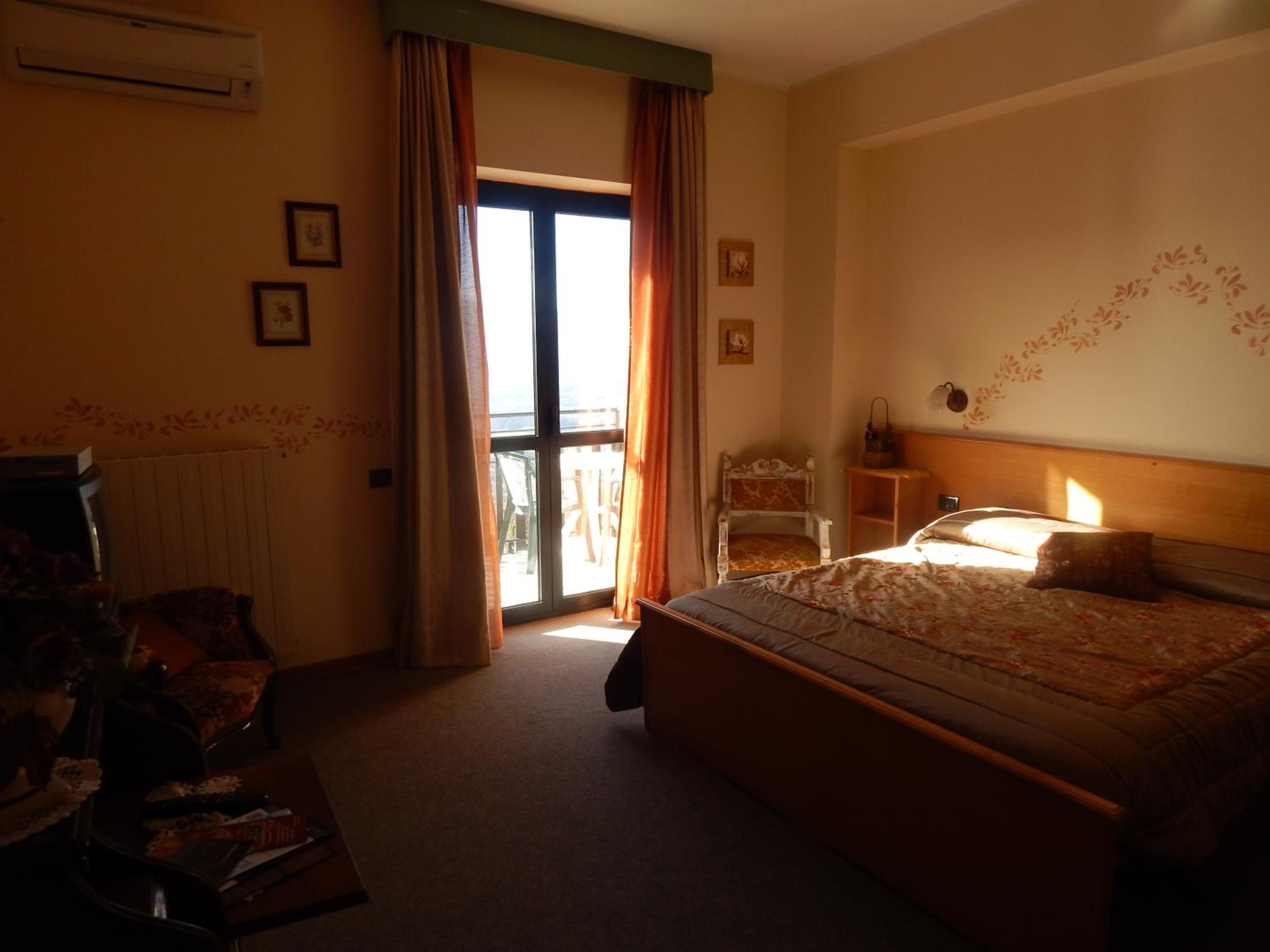 Photo 33