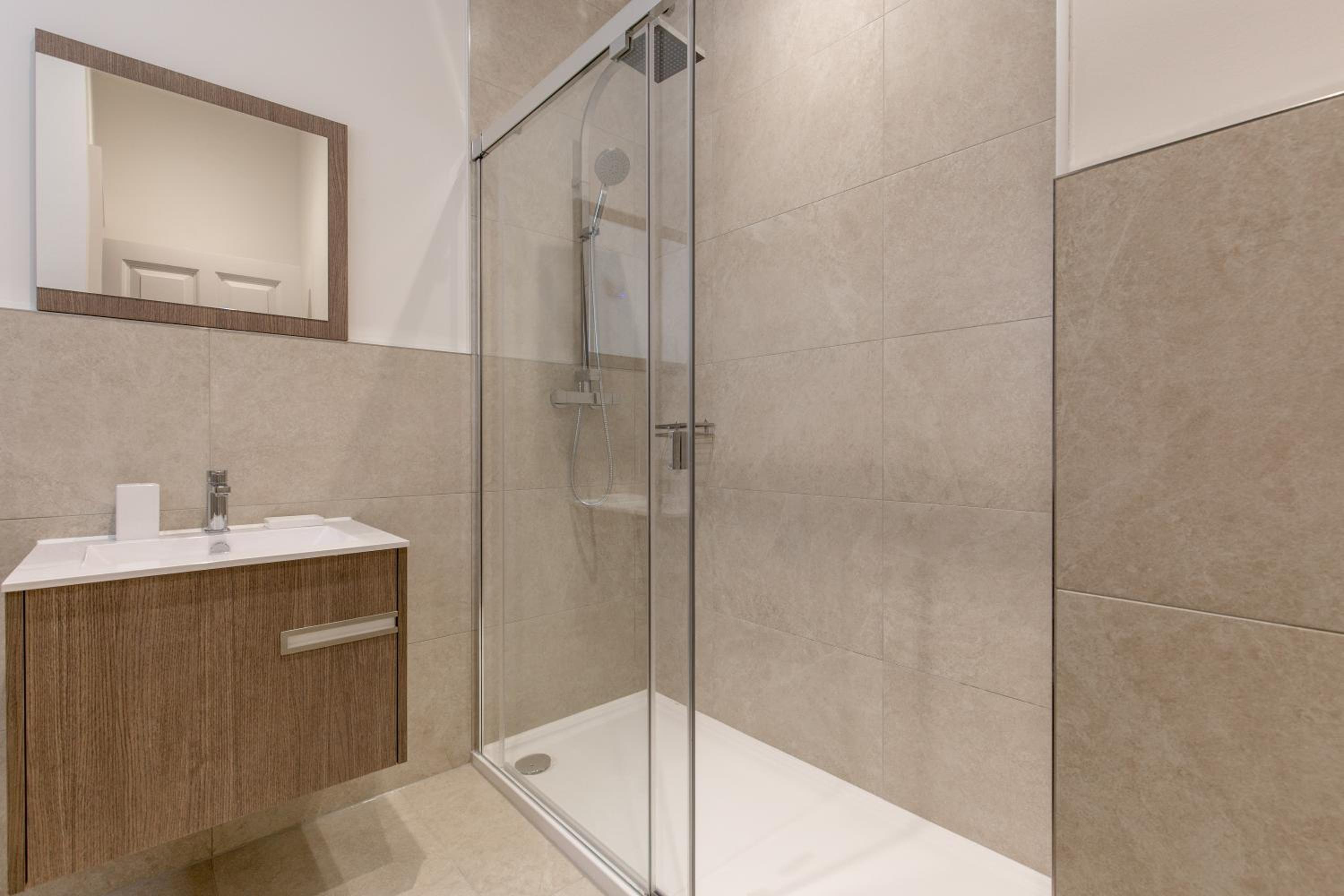 Destiny Scotland - Chisholm Hunter Suites