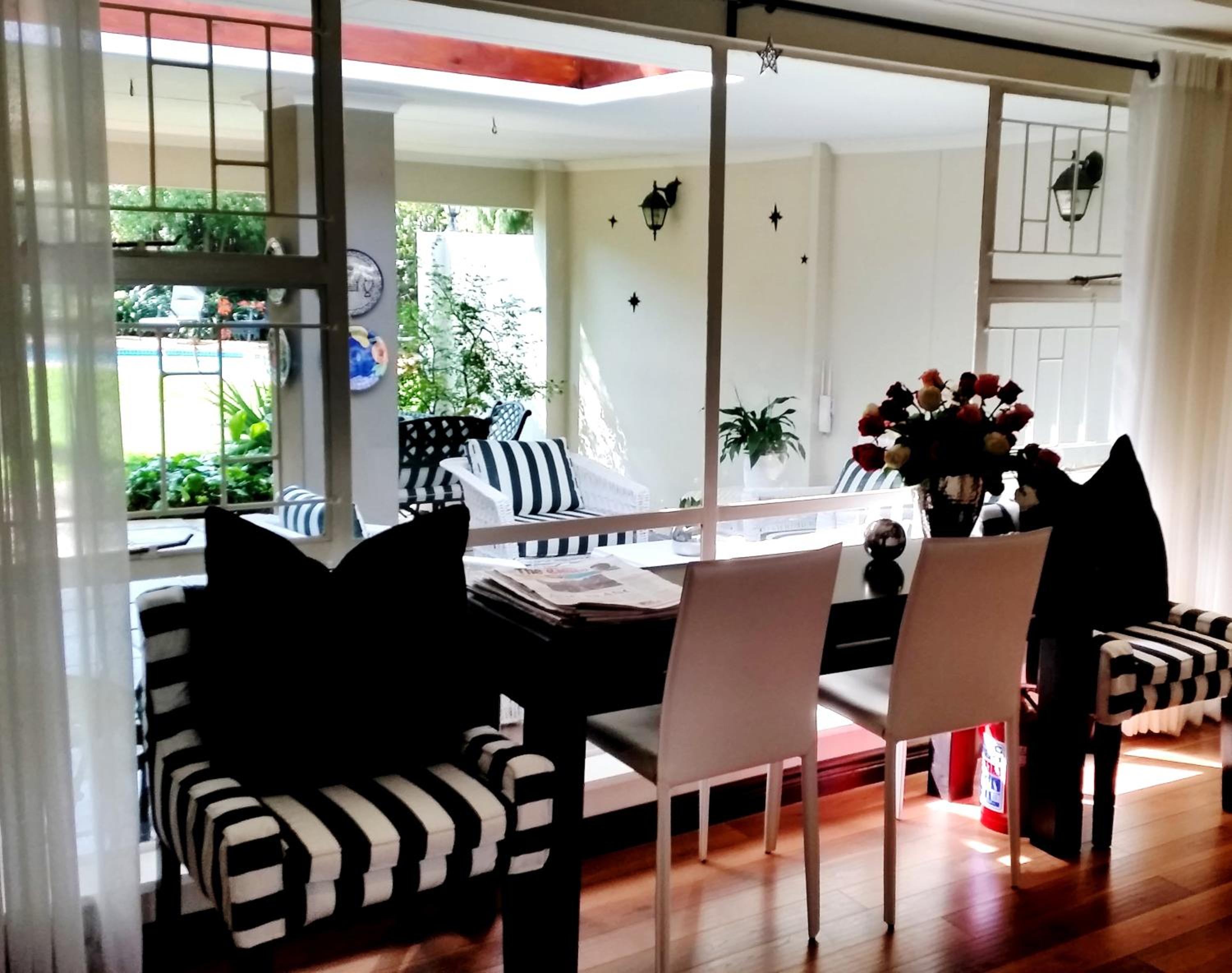 Rosebank Lodge Guesthouse by Claires