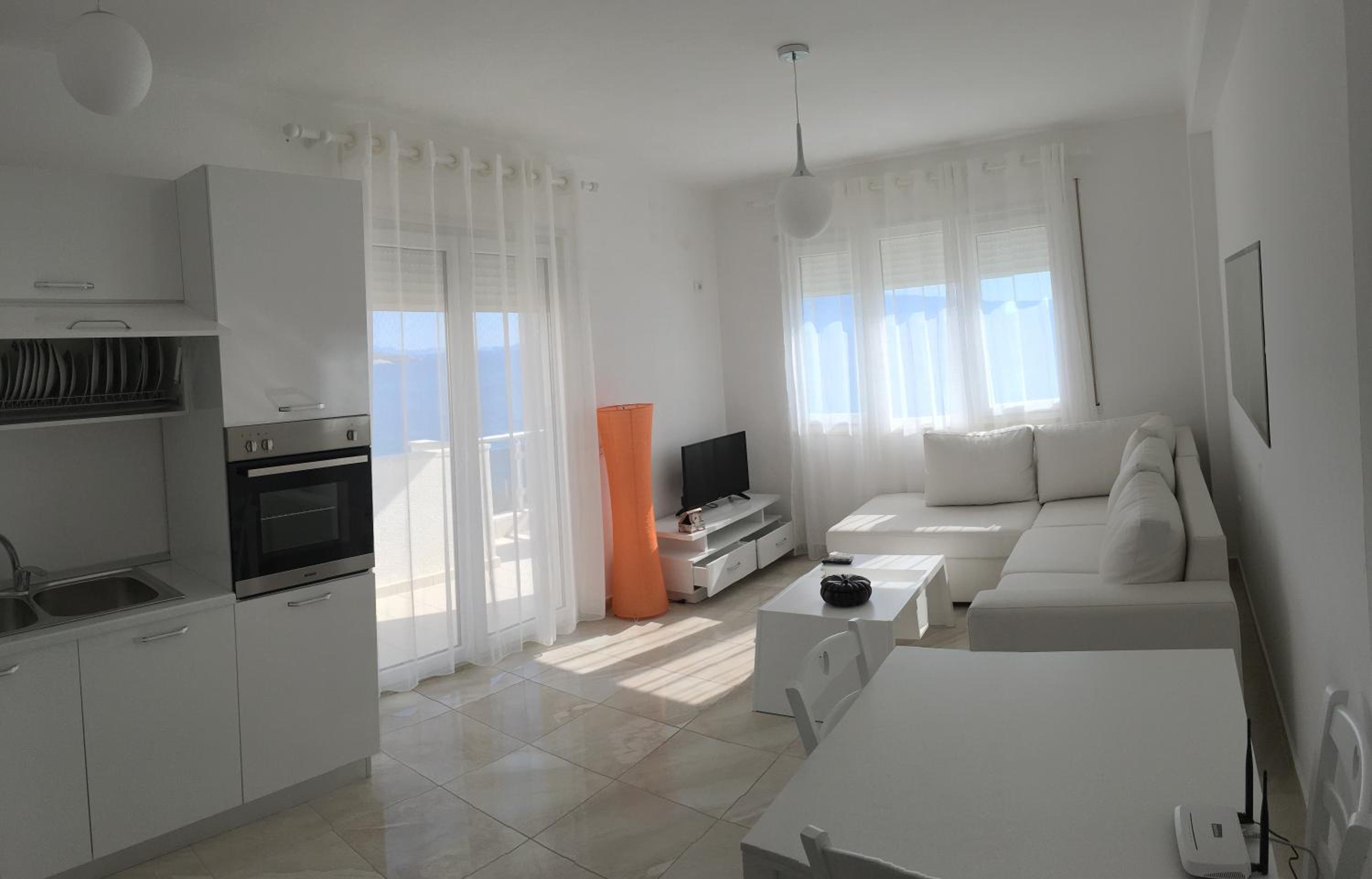 White Residence Apartament