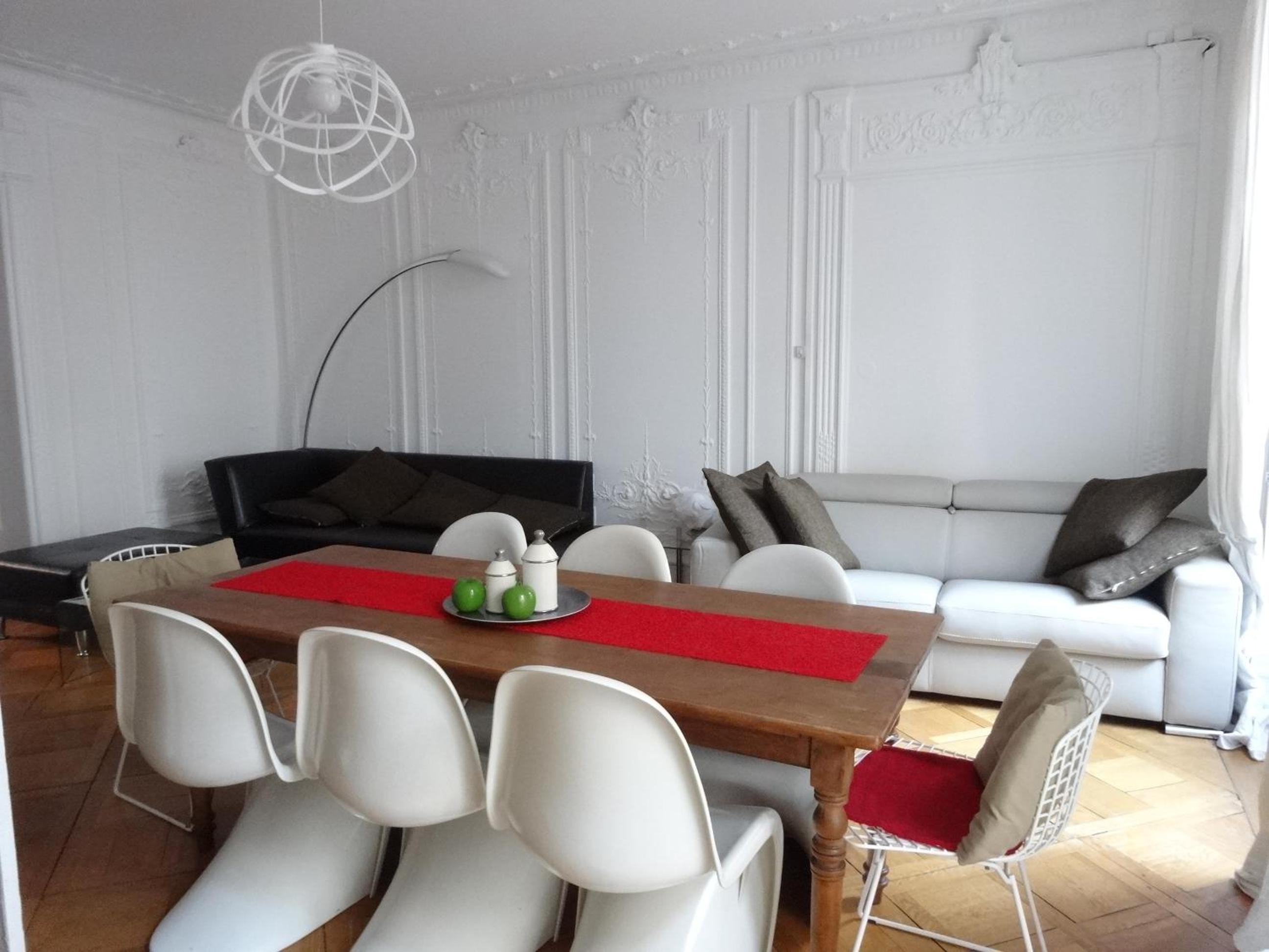 Les Serruriers - Appartement Spacieux avec Terrasse & Parking view 5