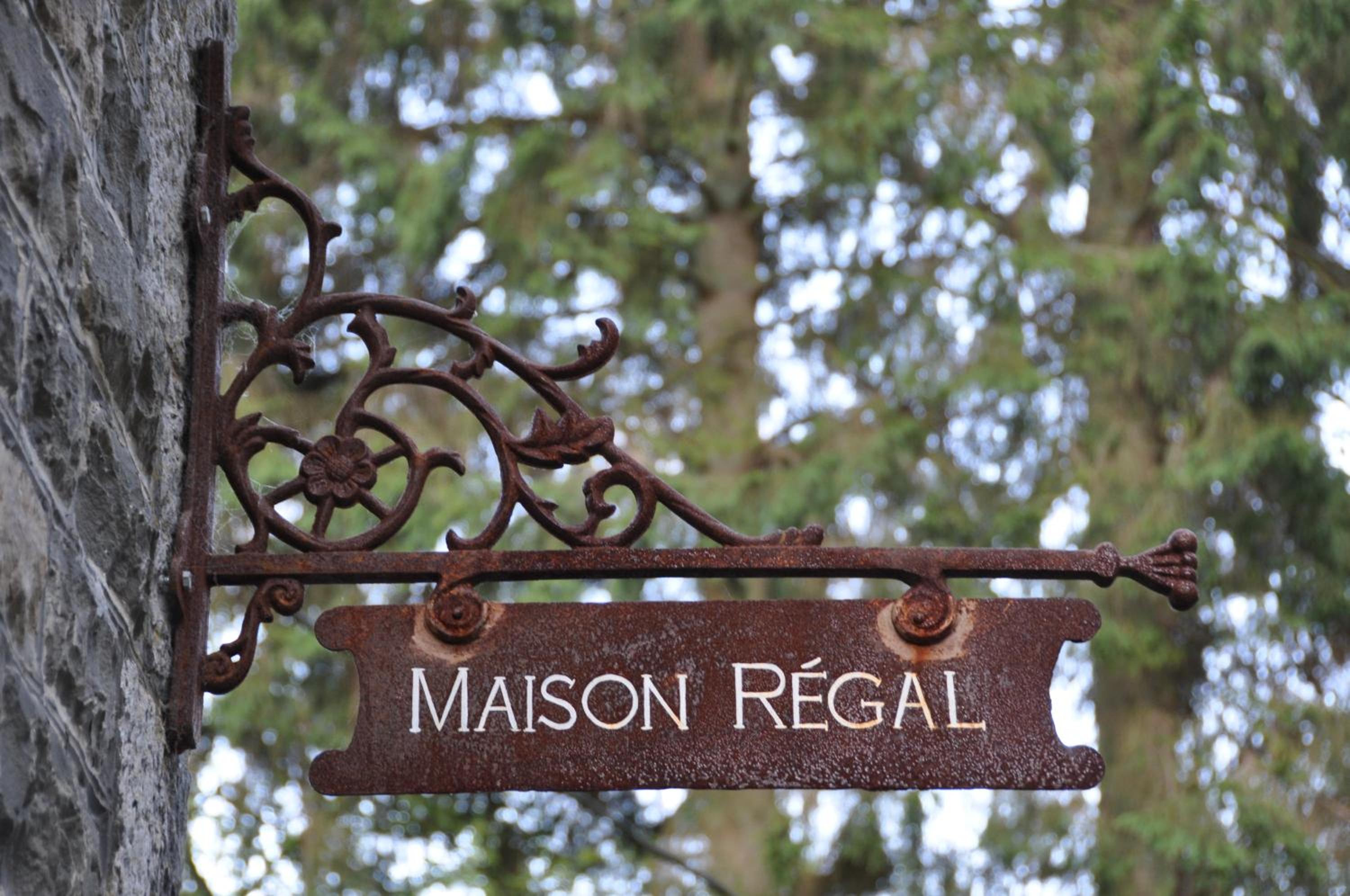 Maison Regal