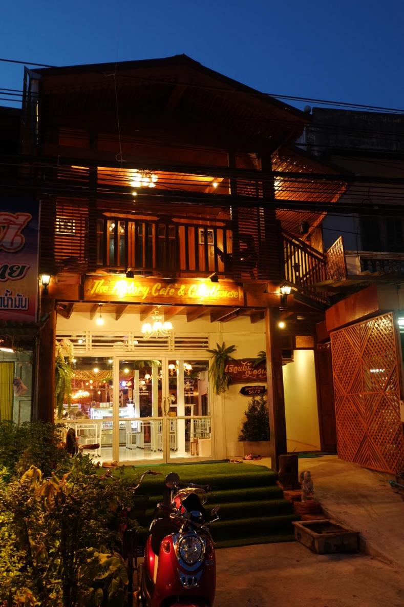 The history cafe' & guesthouse