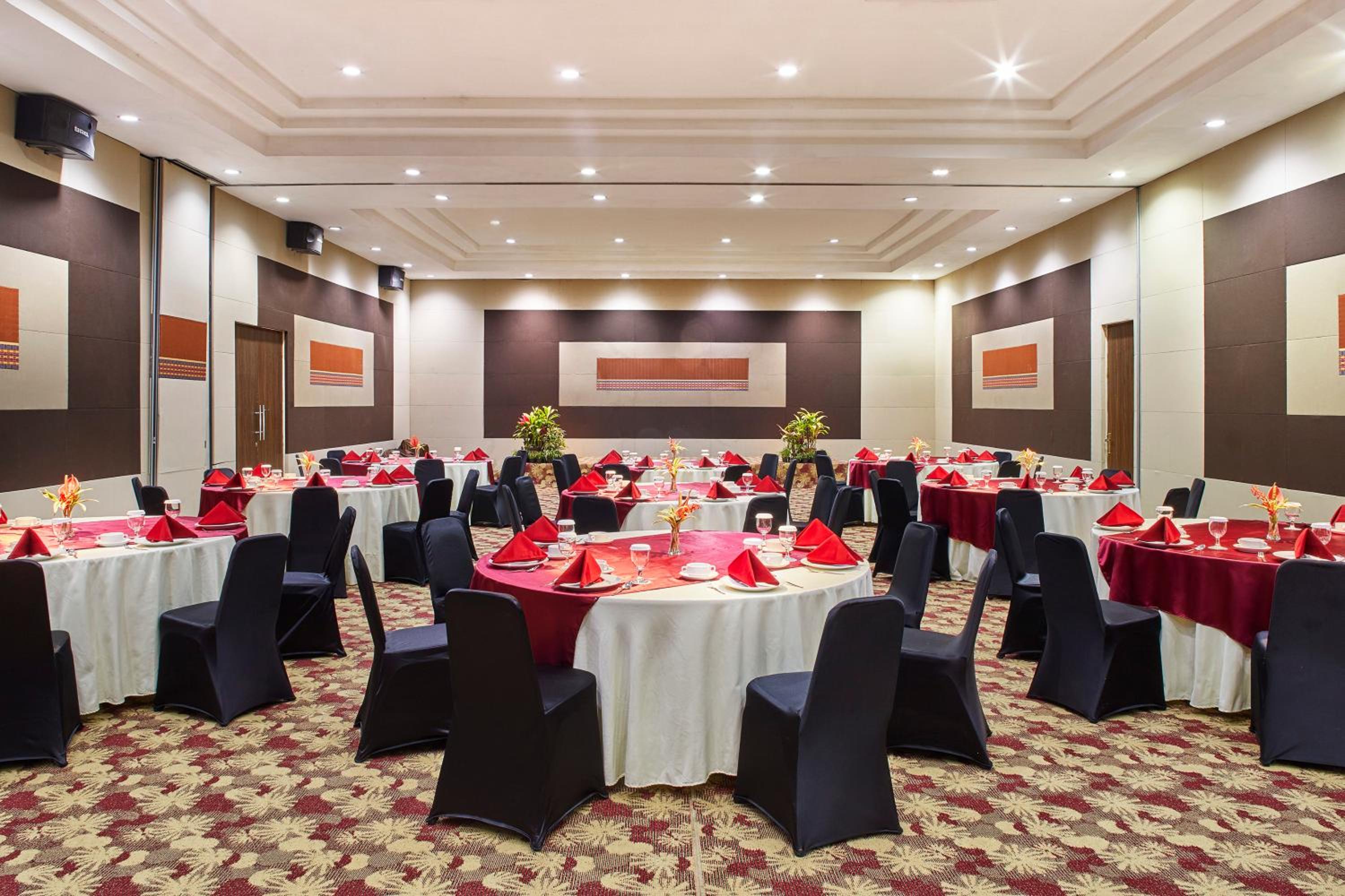 Jambuluwuk Convention Hall & Resort Puncak