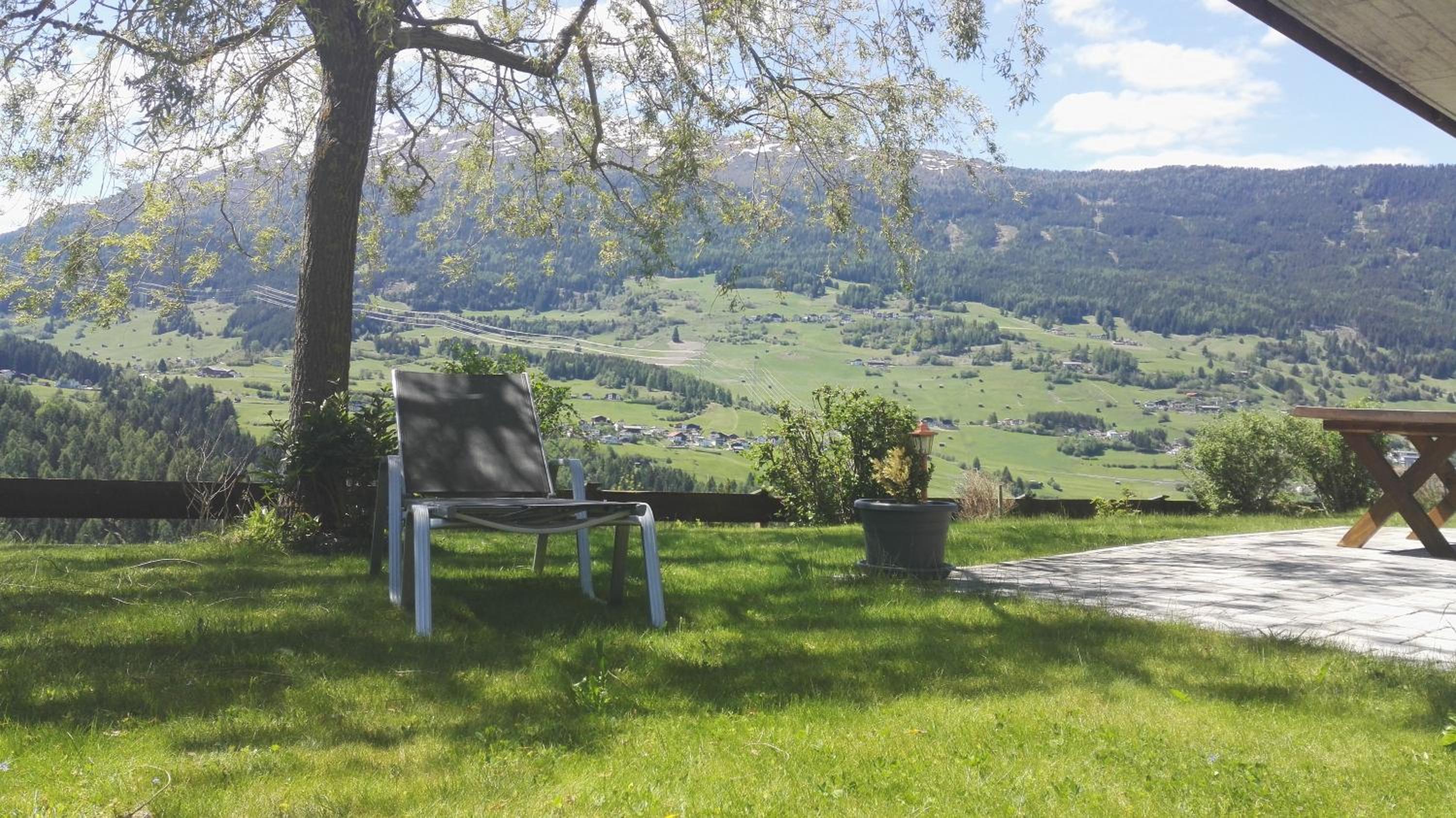 Schultes Evelyn view 4