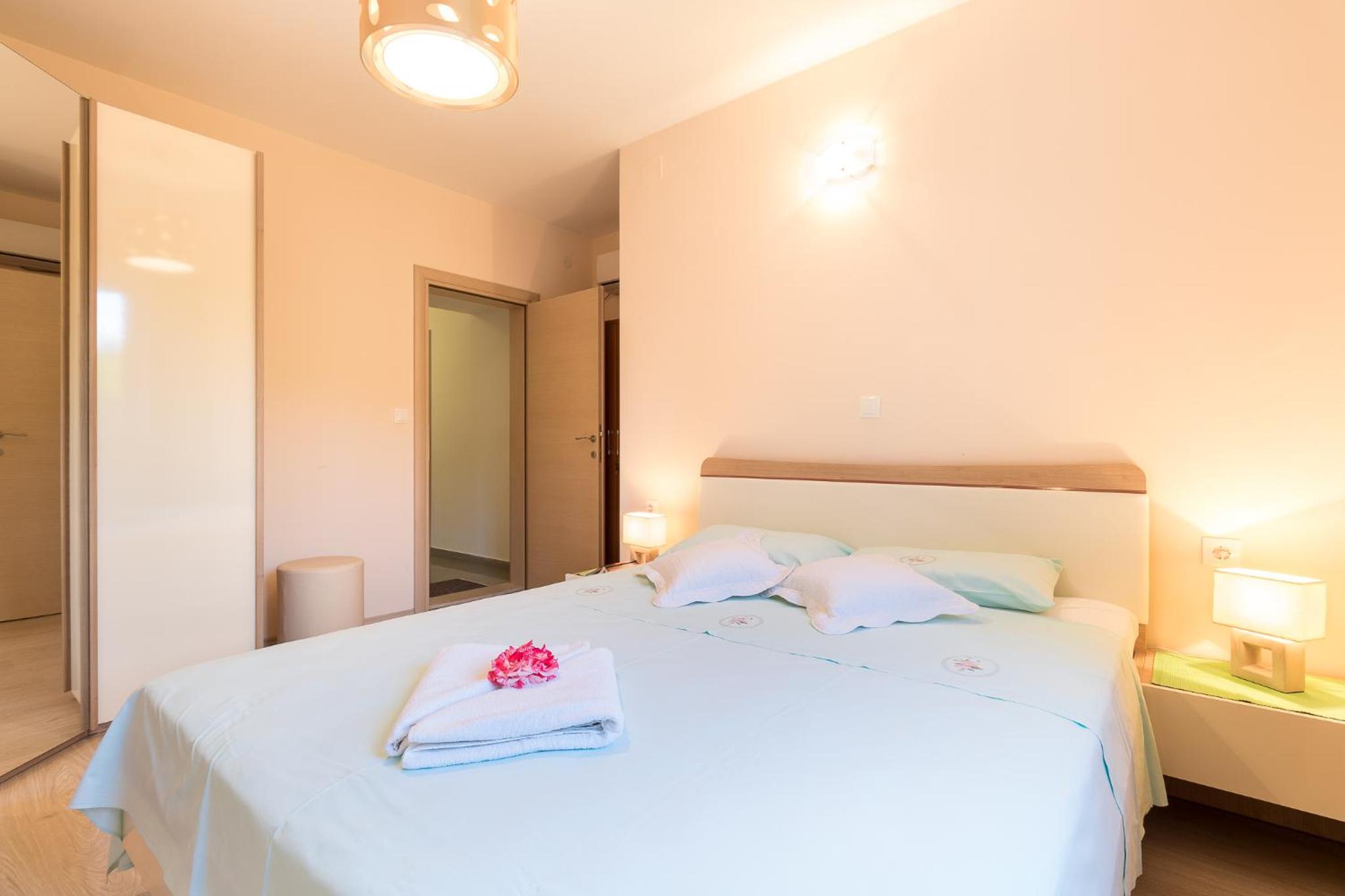 Apartment Pina - A Home Away From Home With A Private Jacuzzi view 5