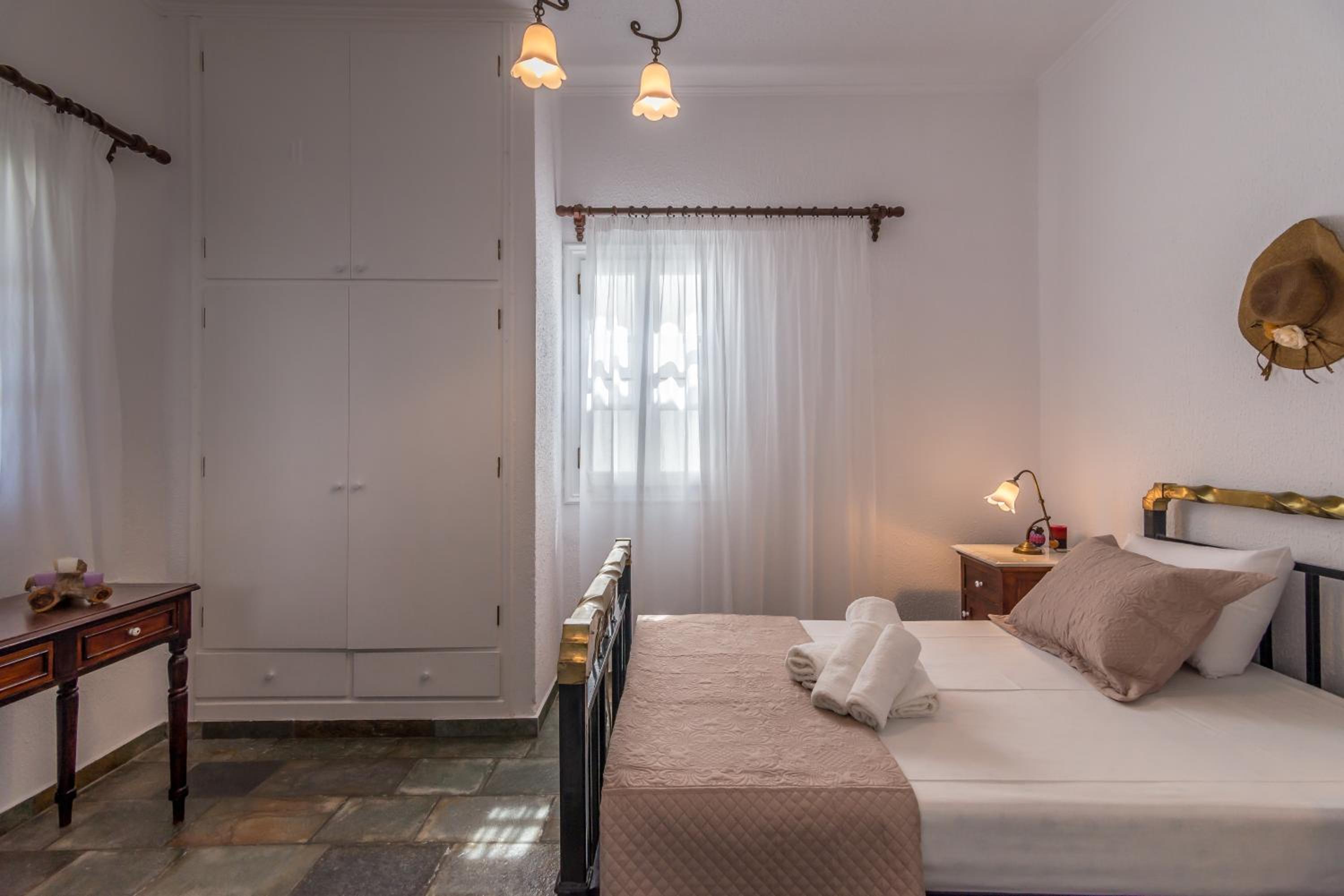 Mandrakia Bliss House