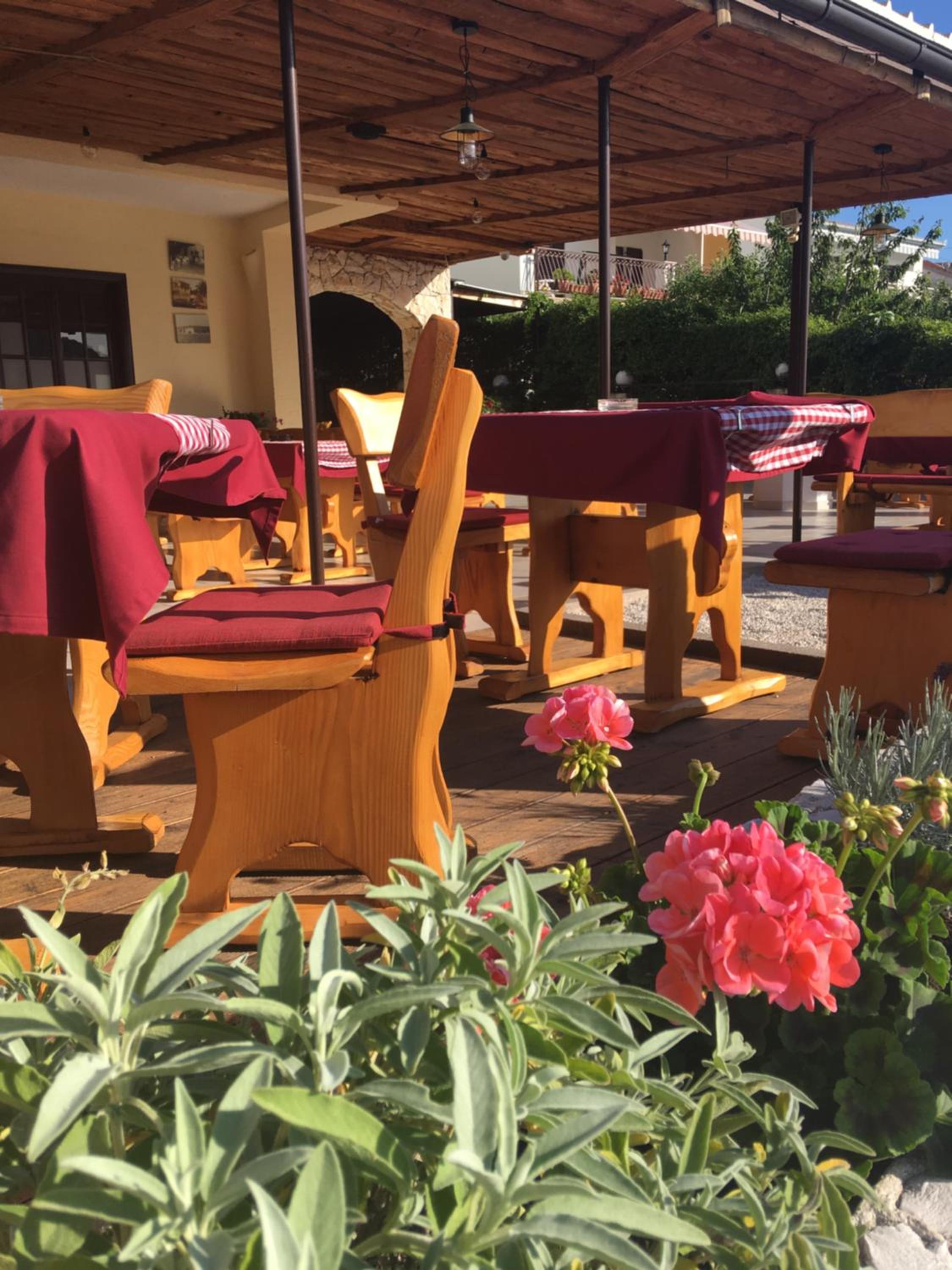 Villa Iris Apartments