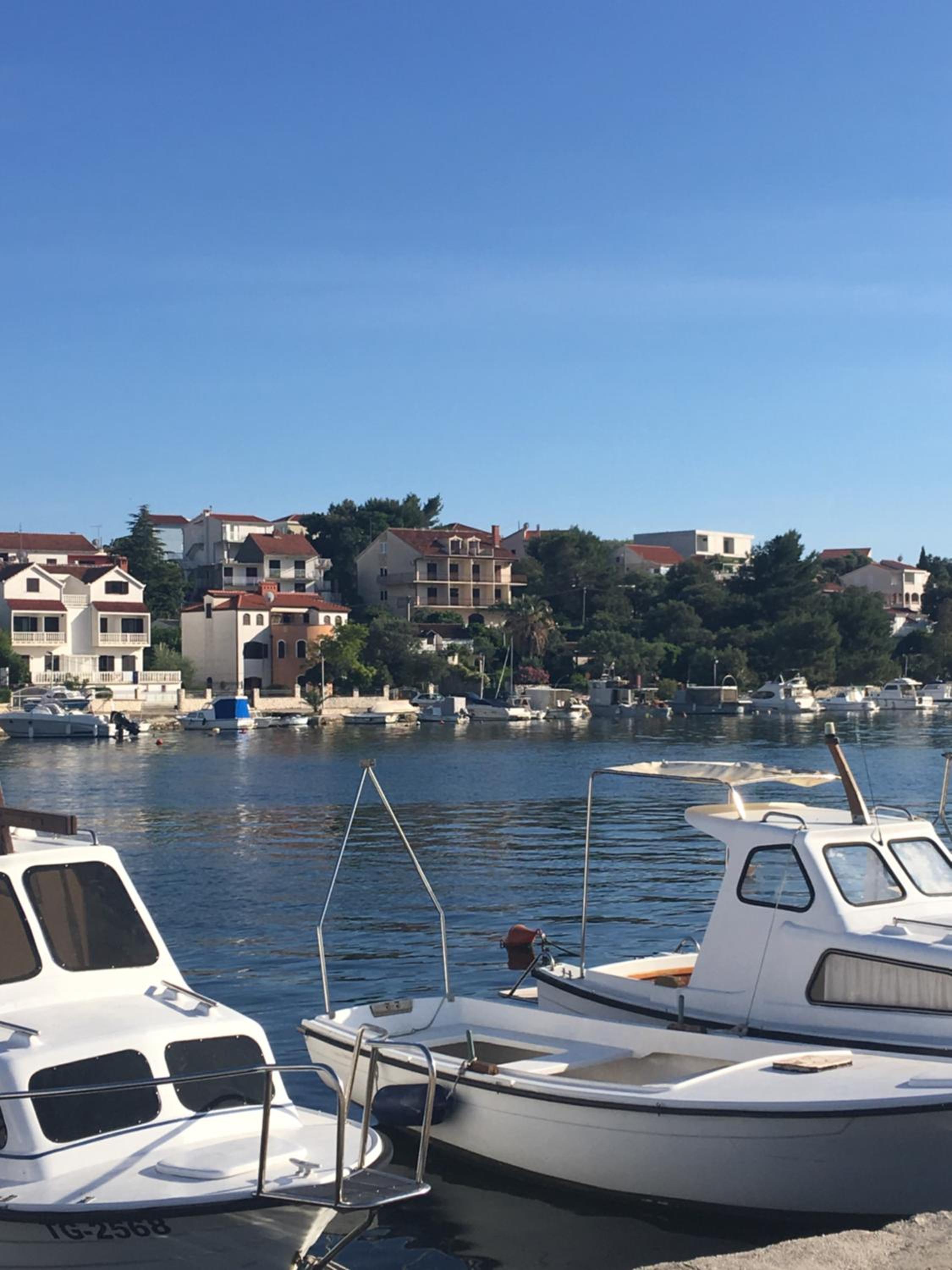 Villa Iris Apartments