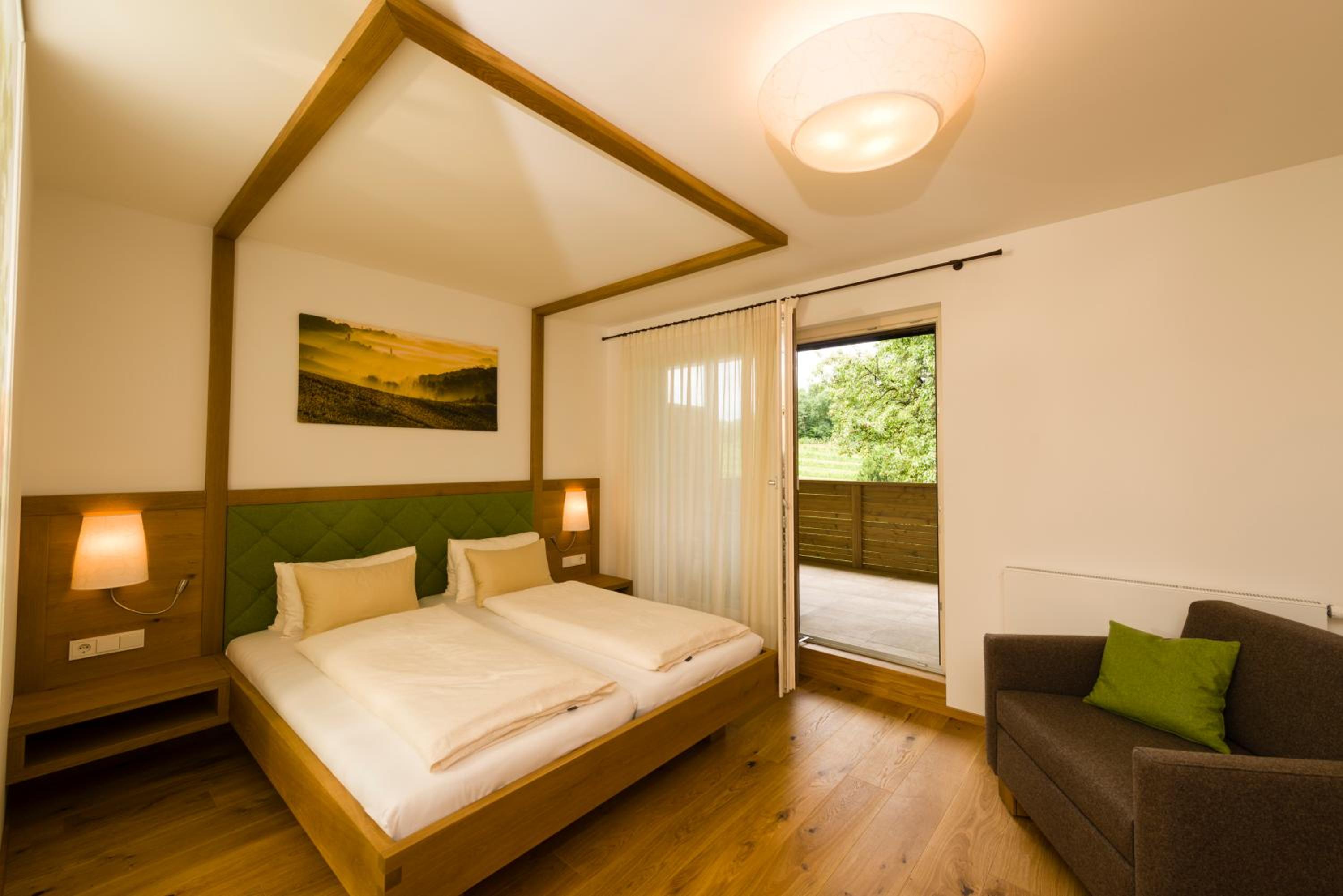 Weingut-Wohlfühlzimmer Adam-Lieleg