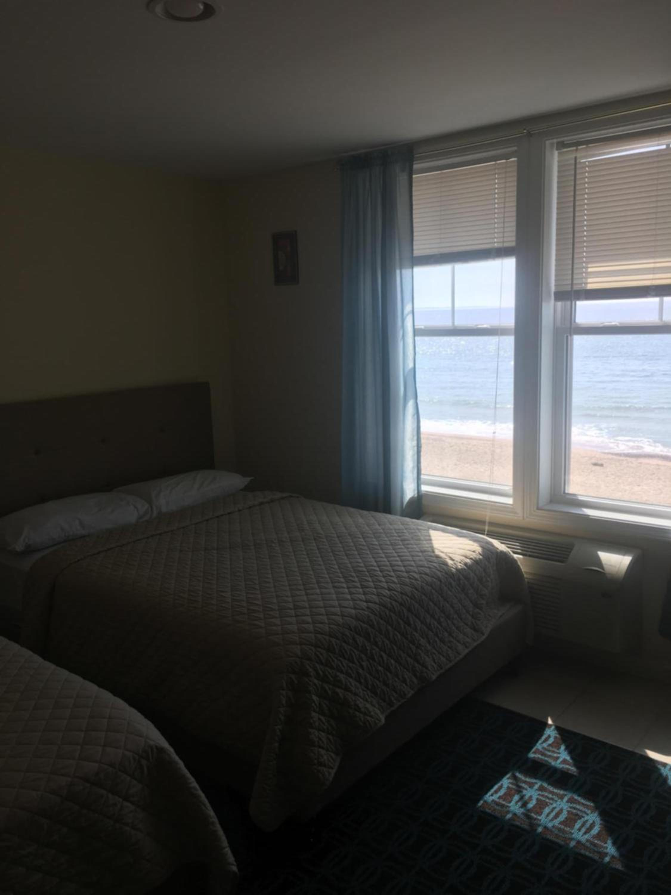 Misquamicut Beach Front Inn
