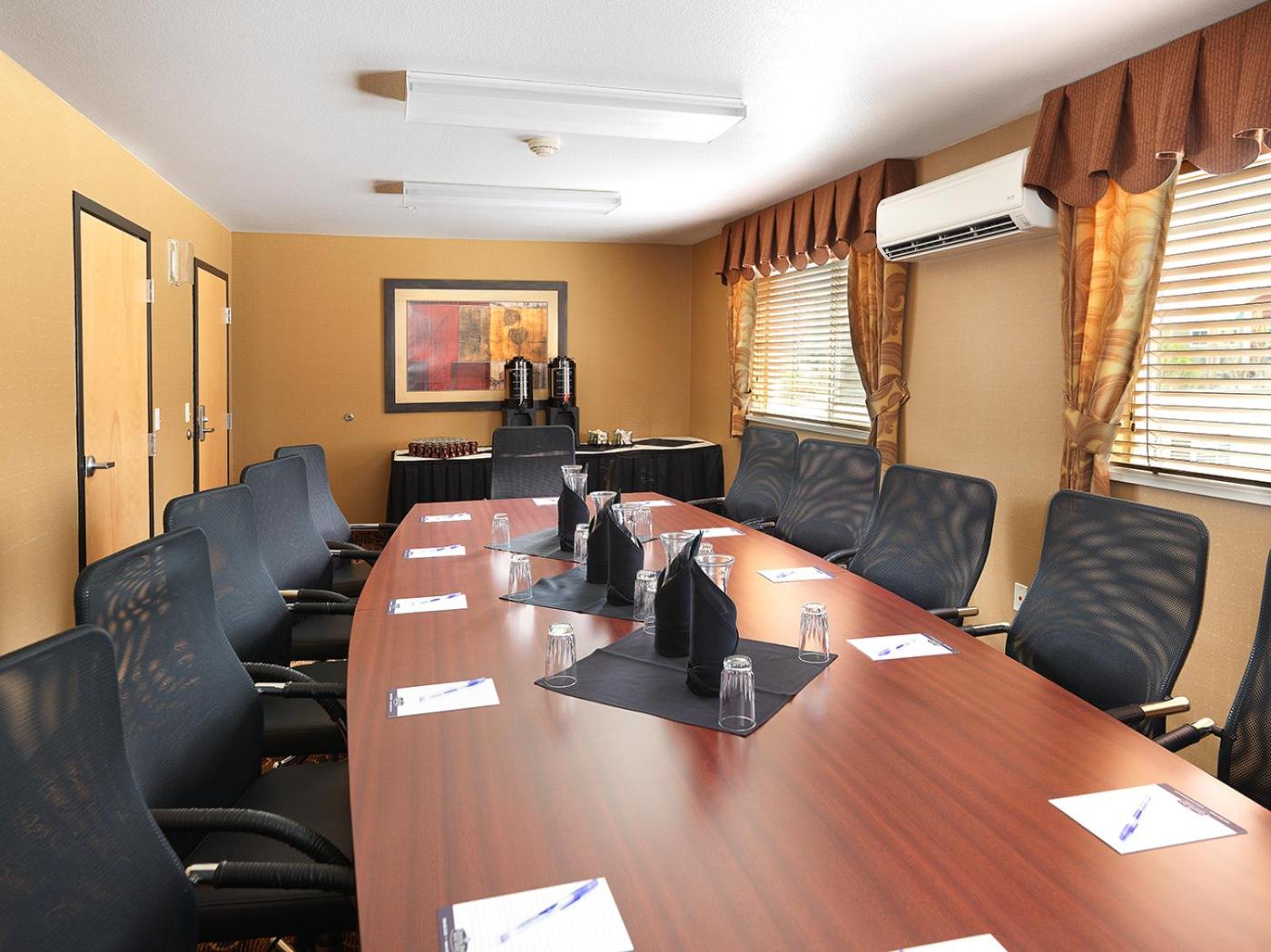 Crystal Inn Hotel  Suites - West Valley City - Property Image 10