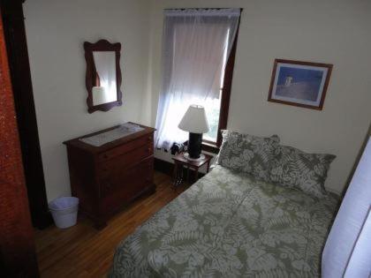 Sandpiper Beachfront Motel