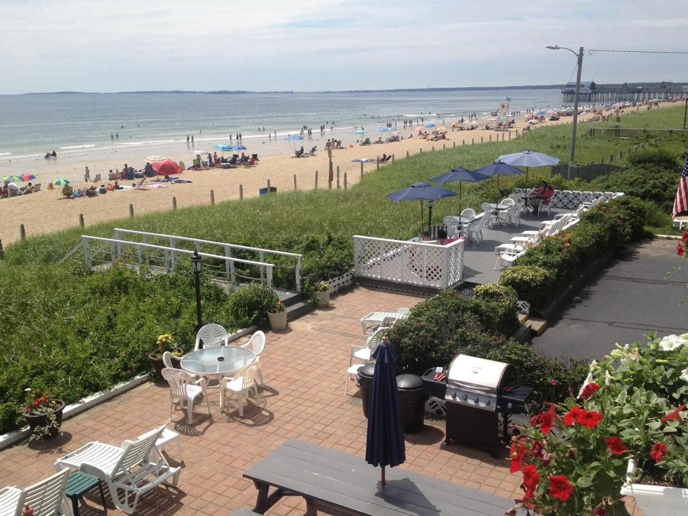 Sandpiper Beachfront Motel