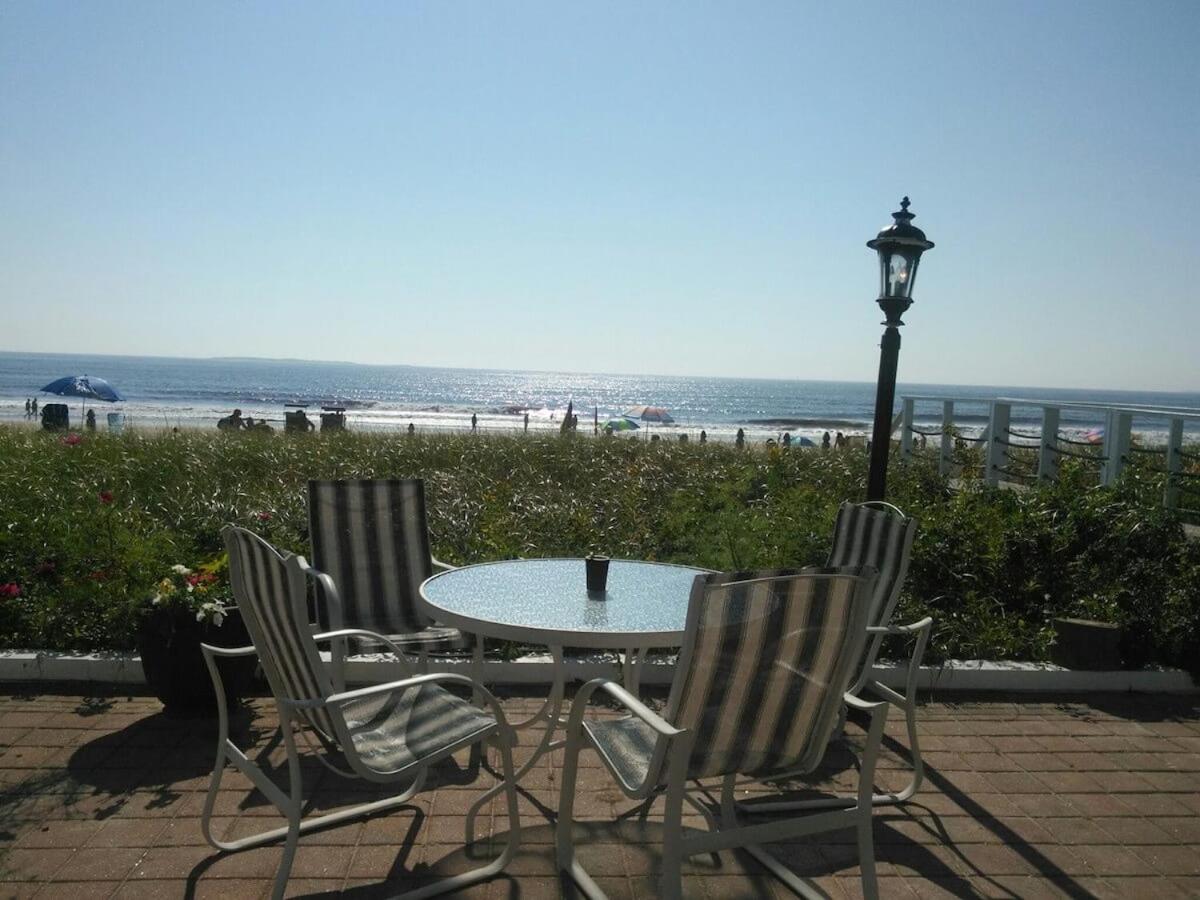 Sandpiper Beachfront Motel