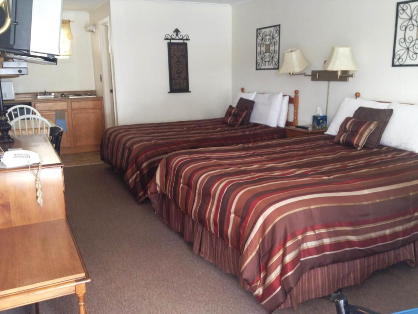 Sandpiper Beachfront Motel