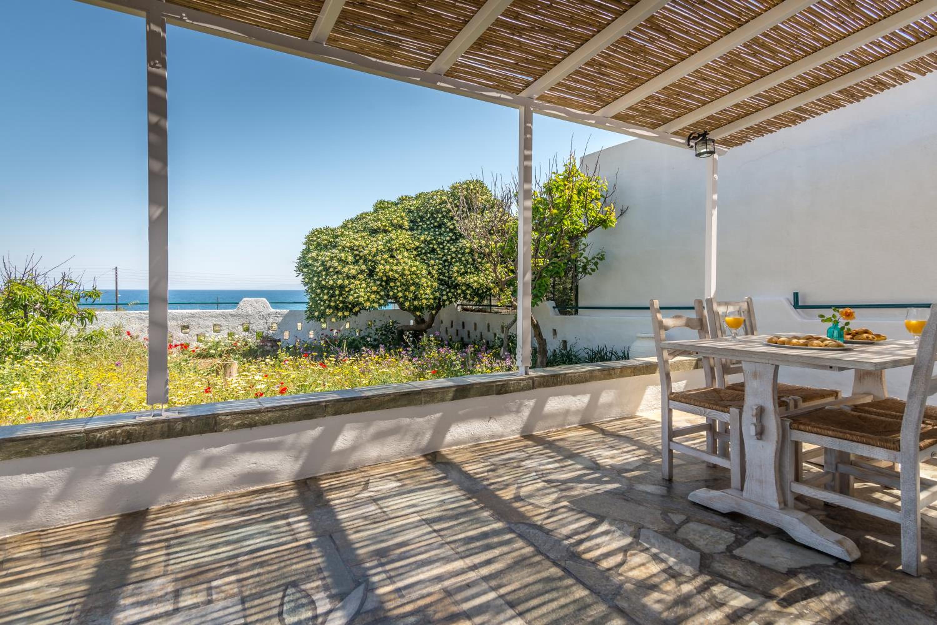 Mandrakia Bliss House