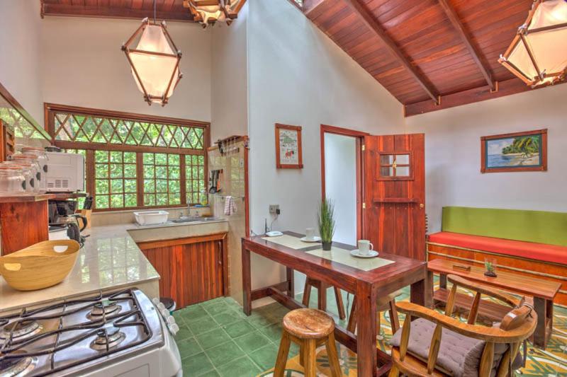 Uva Blue Villas - Zen Villa 1 - 3 Bedroom Villa, Private Garden & Yoga Deck