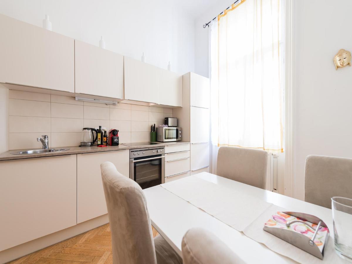 Vienna Apartment 1010
