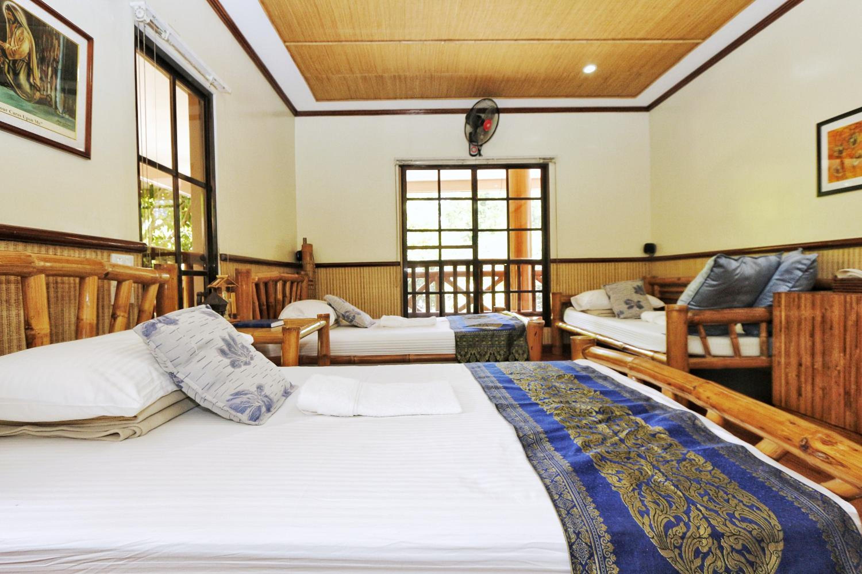 Noni's Resort