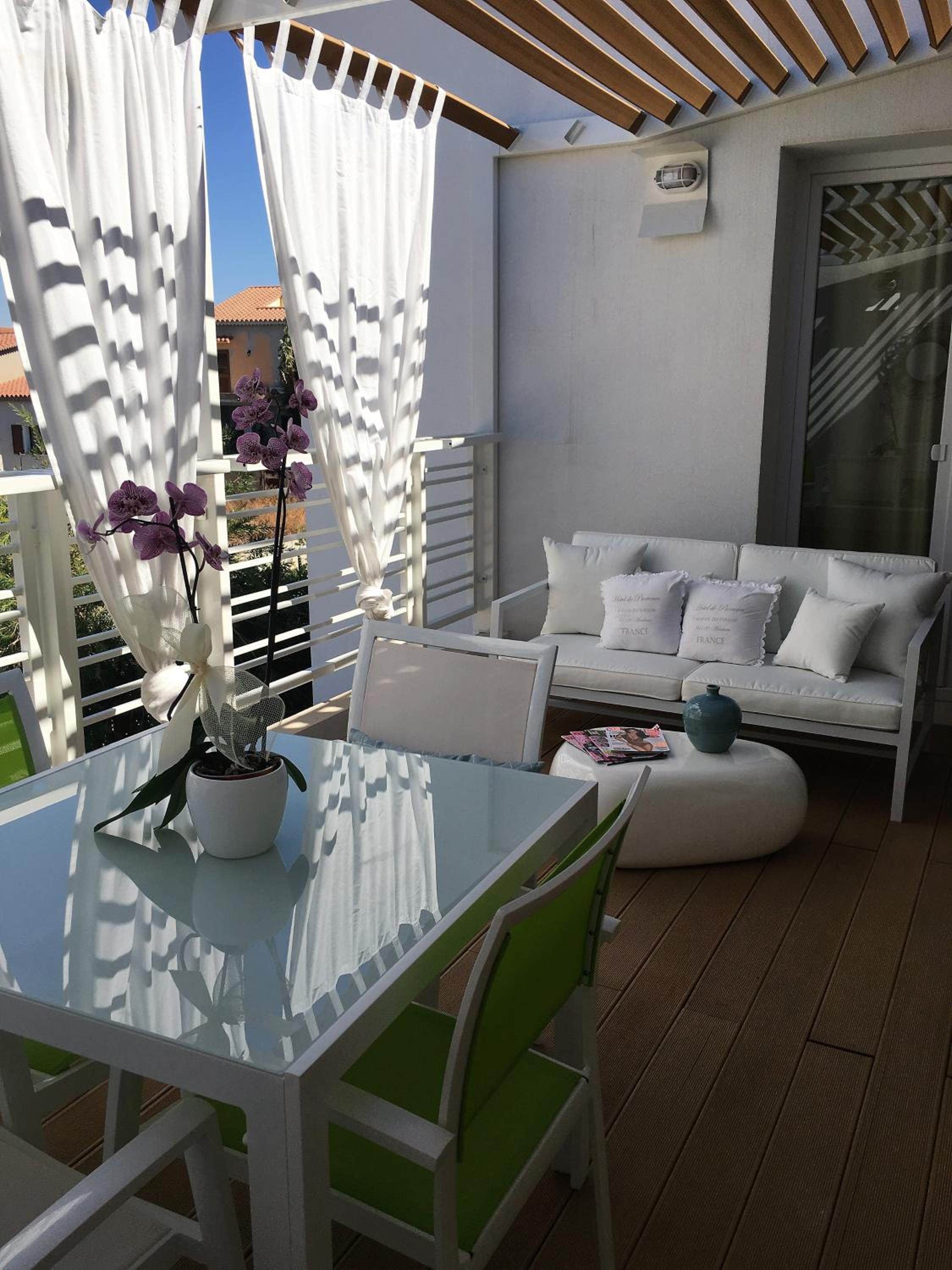 A gem apartment with terrace photo 2