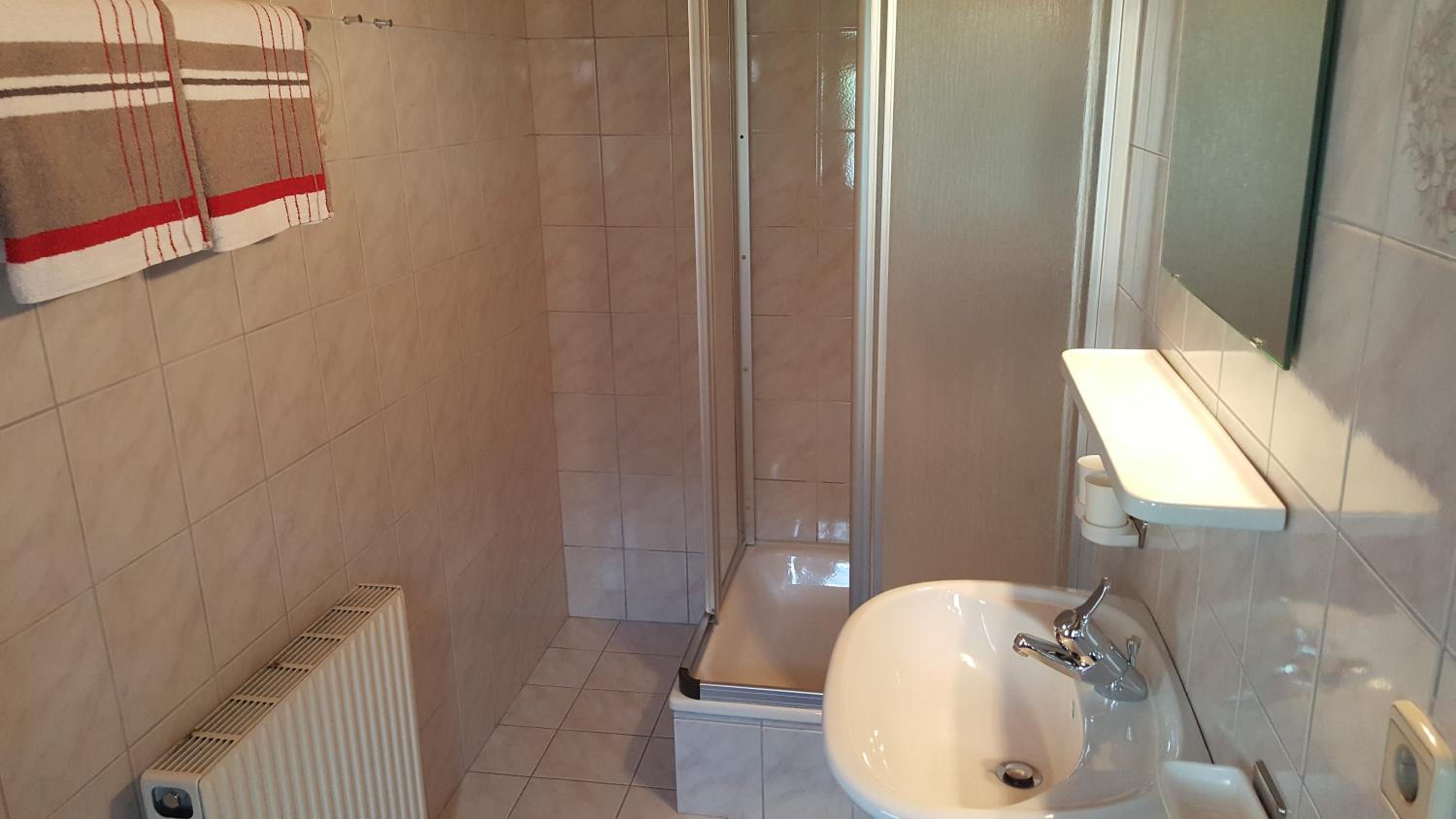 Photo 33