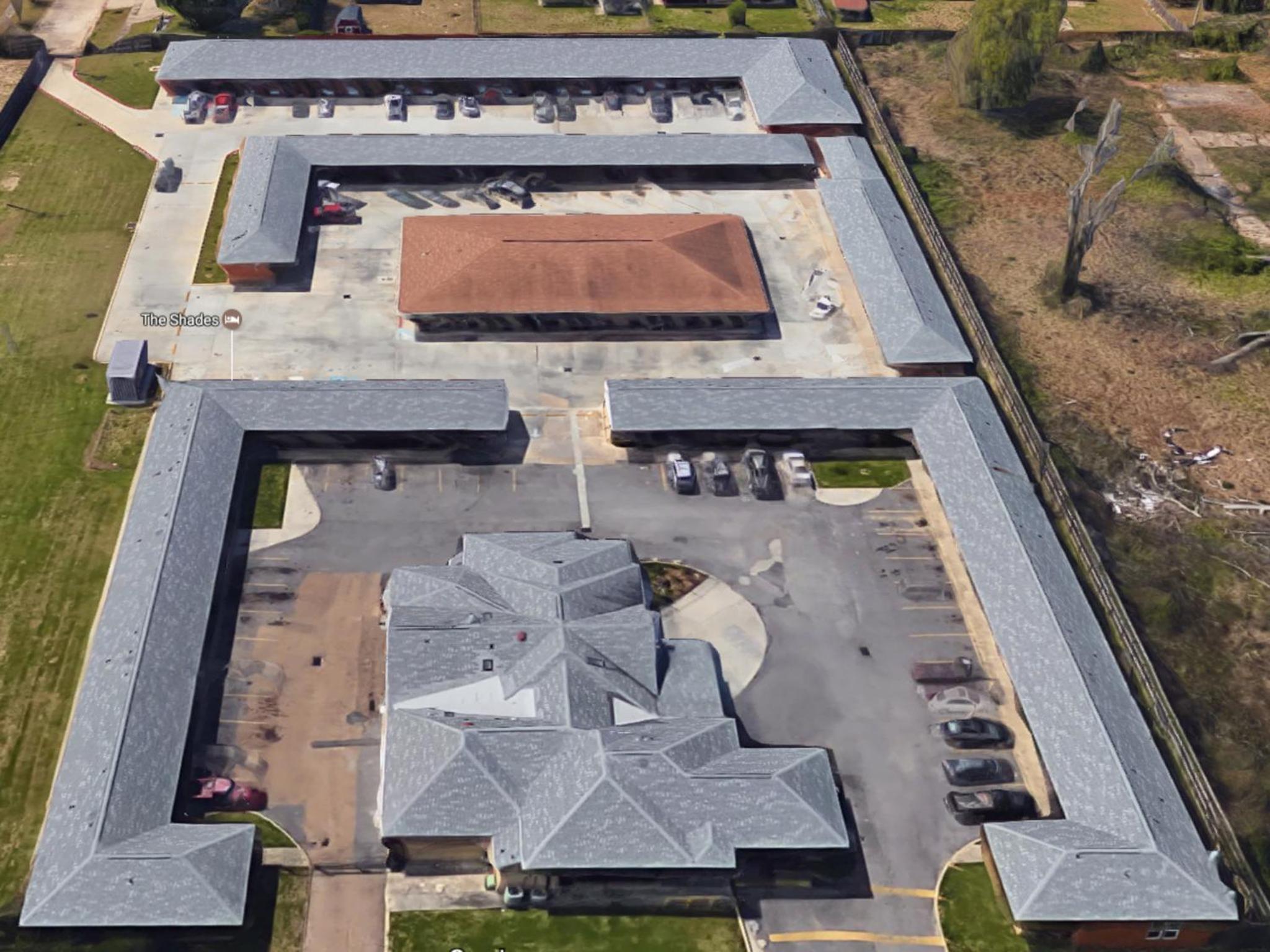 Hotel The Shades Motel - Image 1