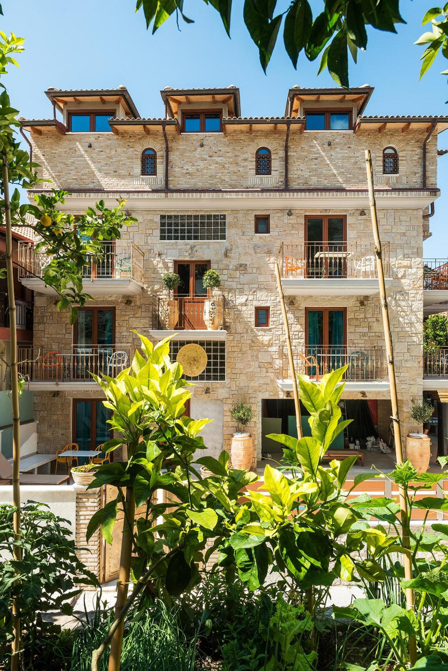 Leda Suites