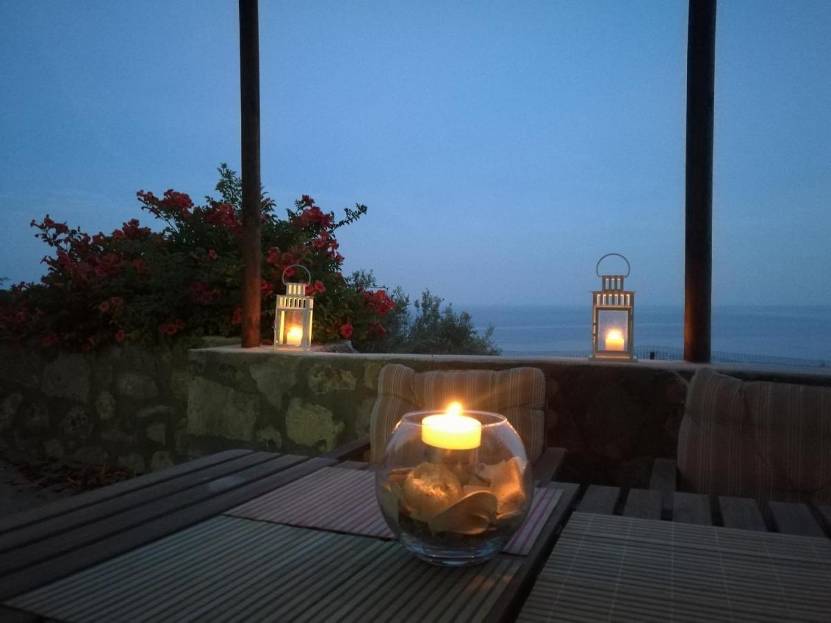 Mareluna Holiday Home